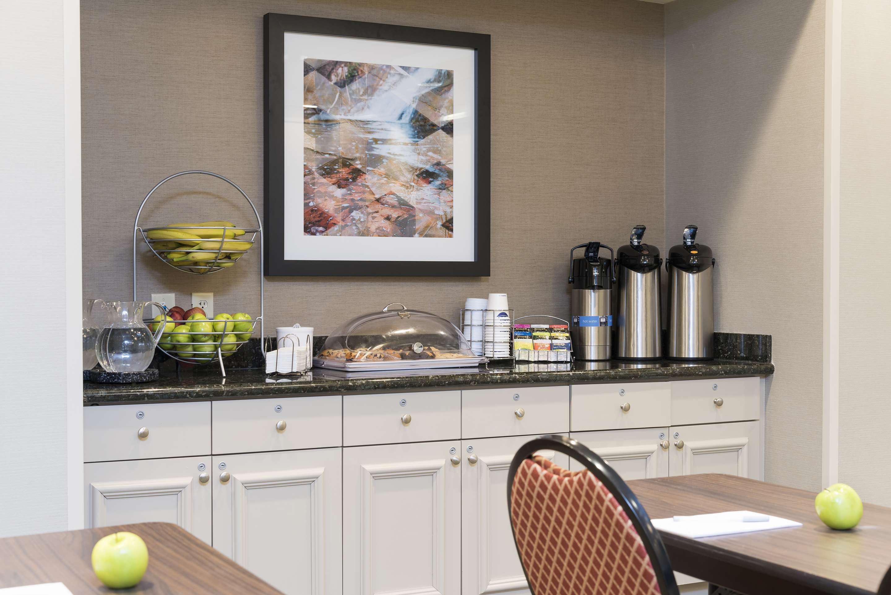 Meeting Room | Hampton Inn & Suites Hartford-Manchester
