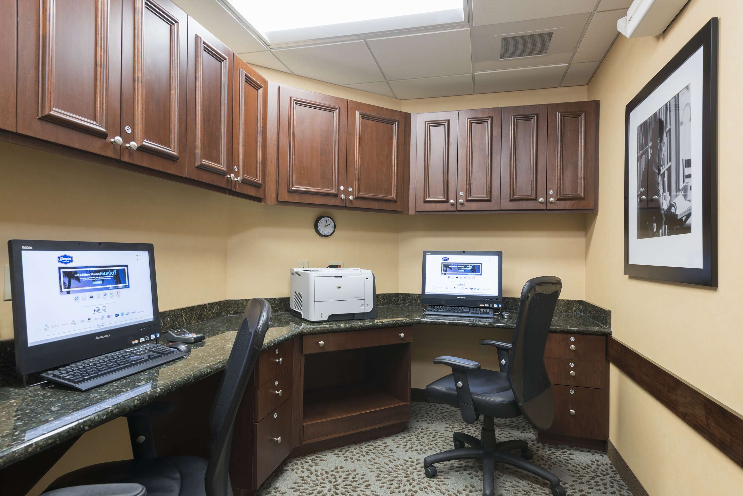 Business Center | Hampton Inn & Suites Hartford-Manchester