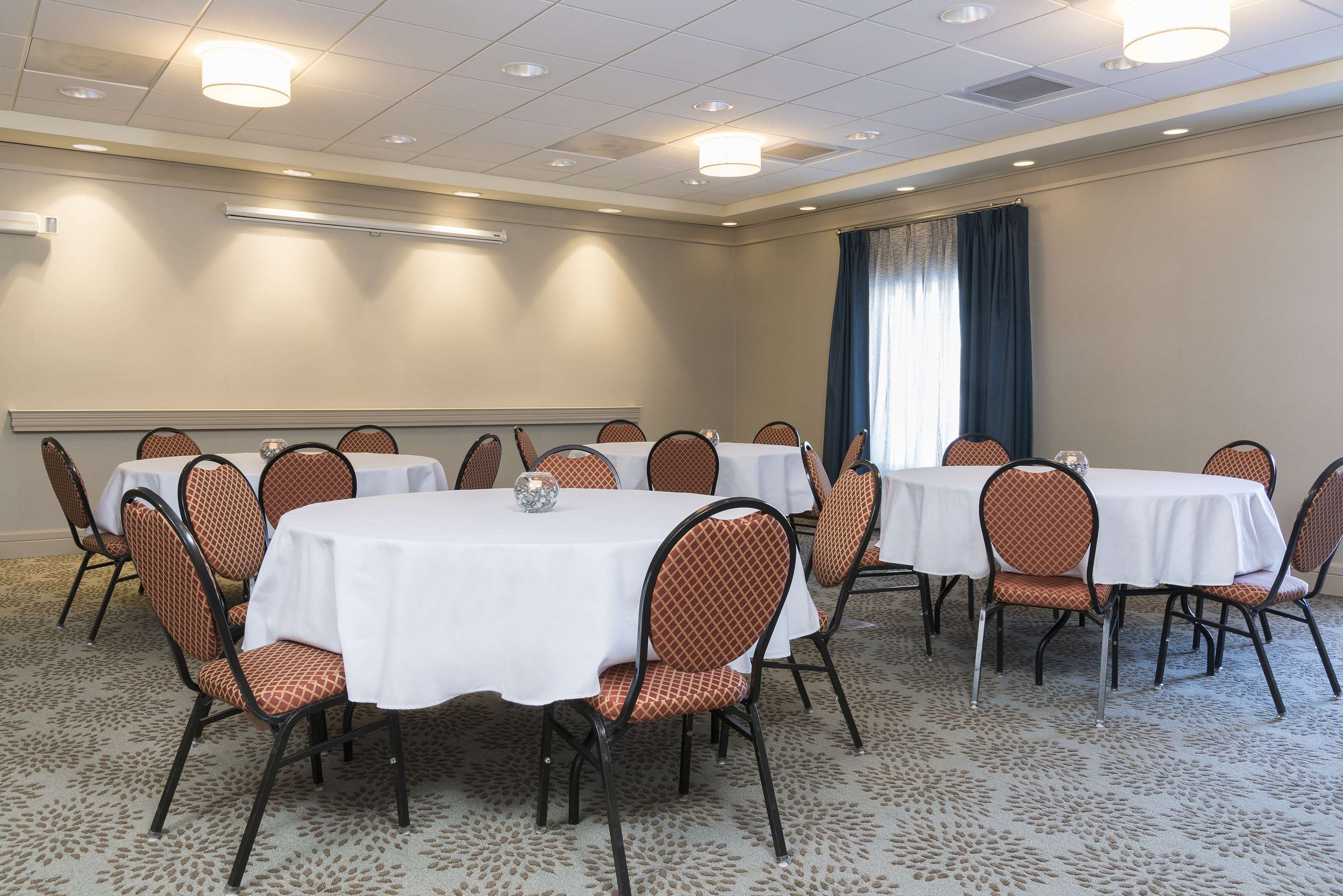 Meeting Room | Hampton Inn & Suites Hartford-Manchester