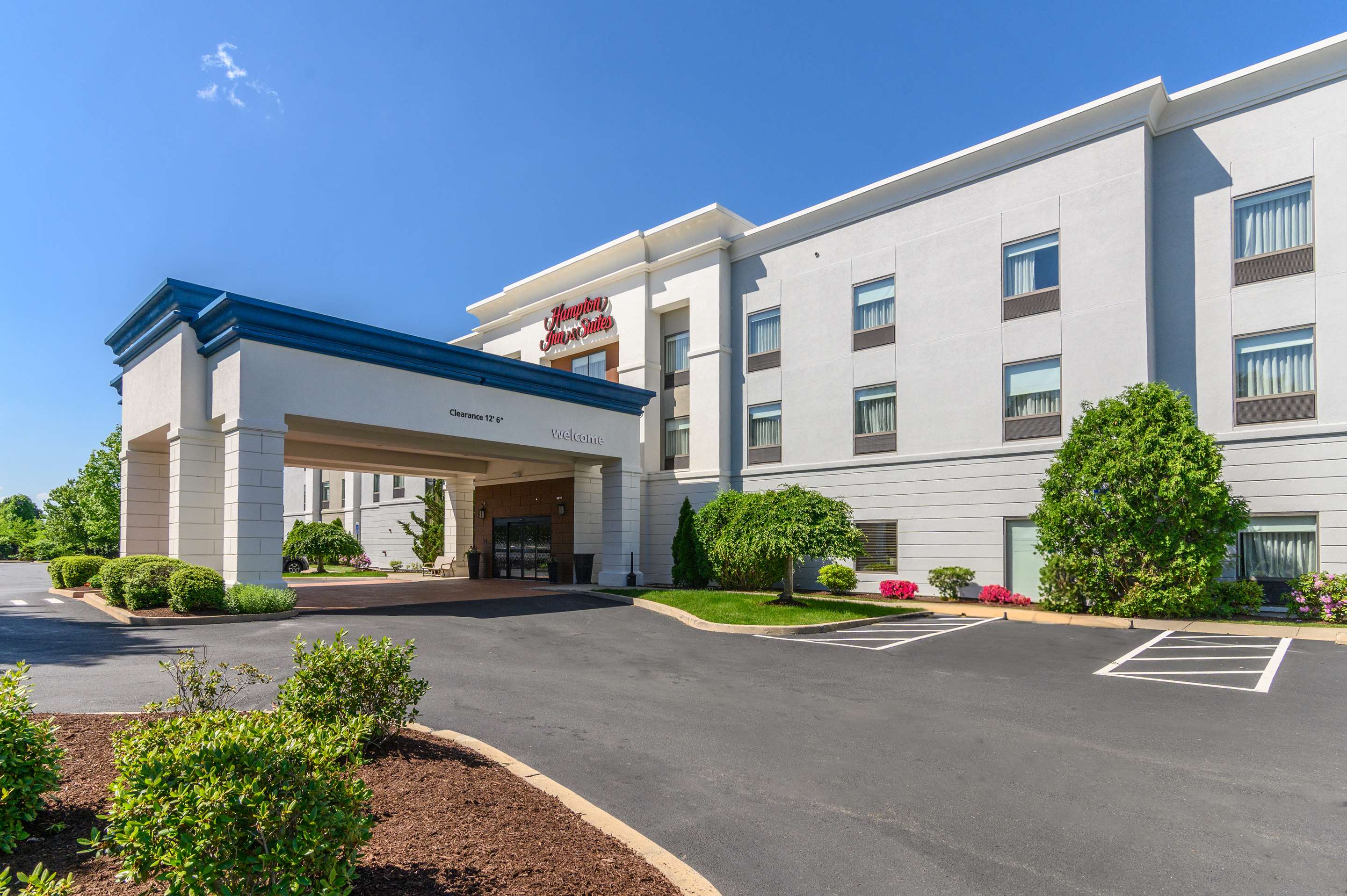 Exterior | Hampton Inn & Suites Hartford-Manchester