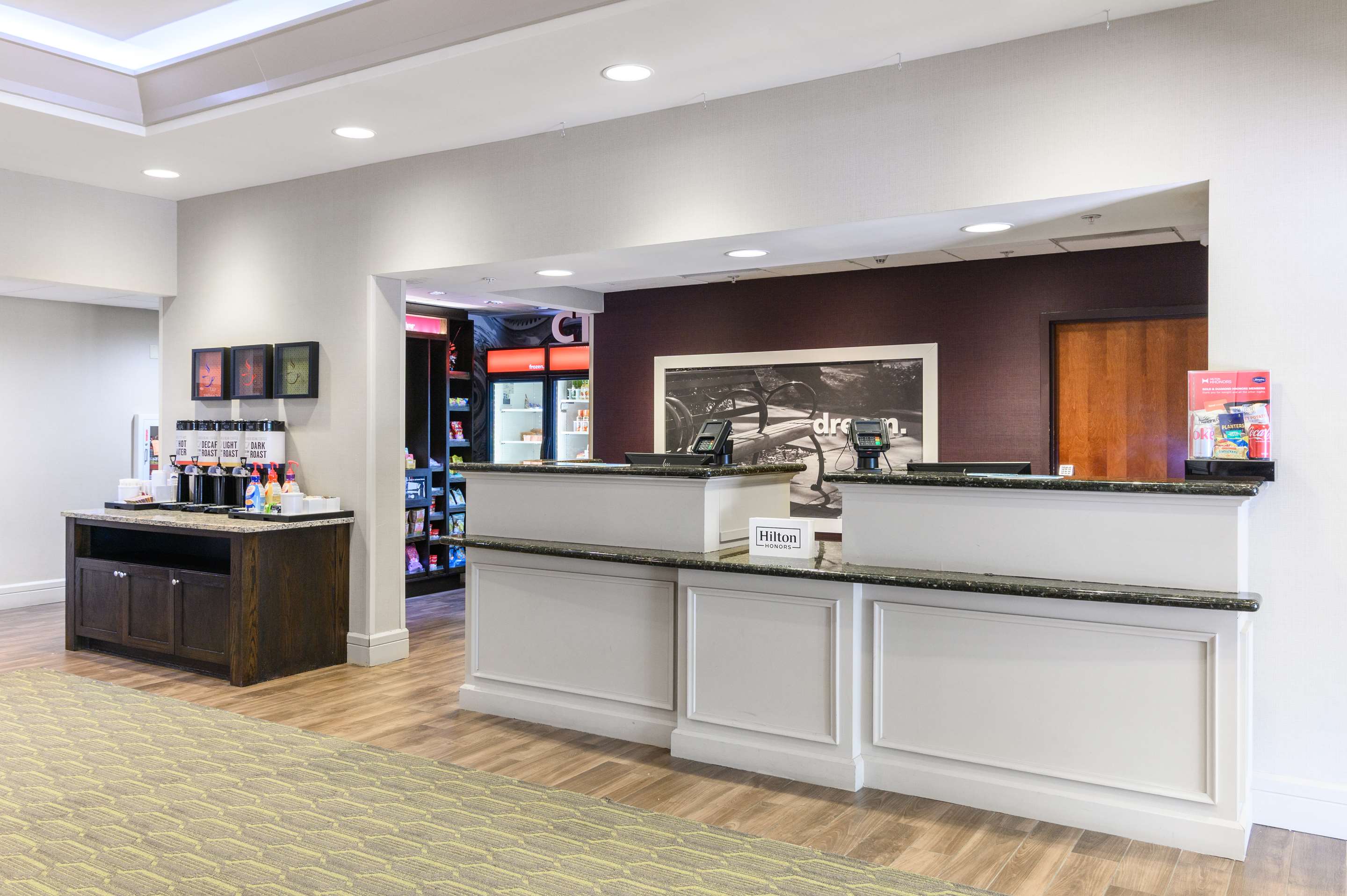 Reception | Hampton Inn & Suites Hartford-Manchester