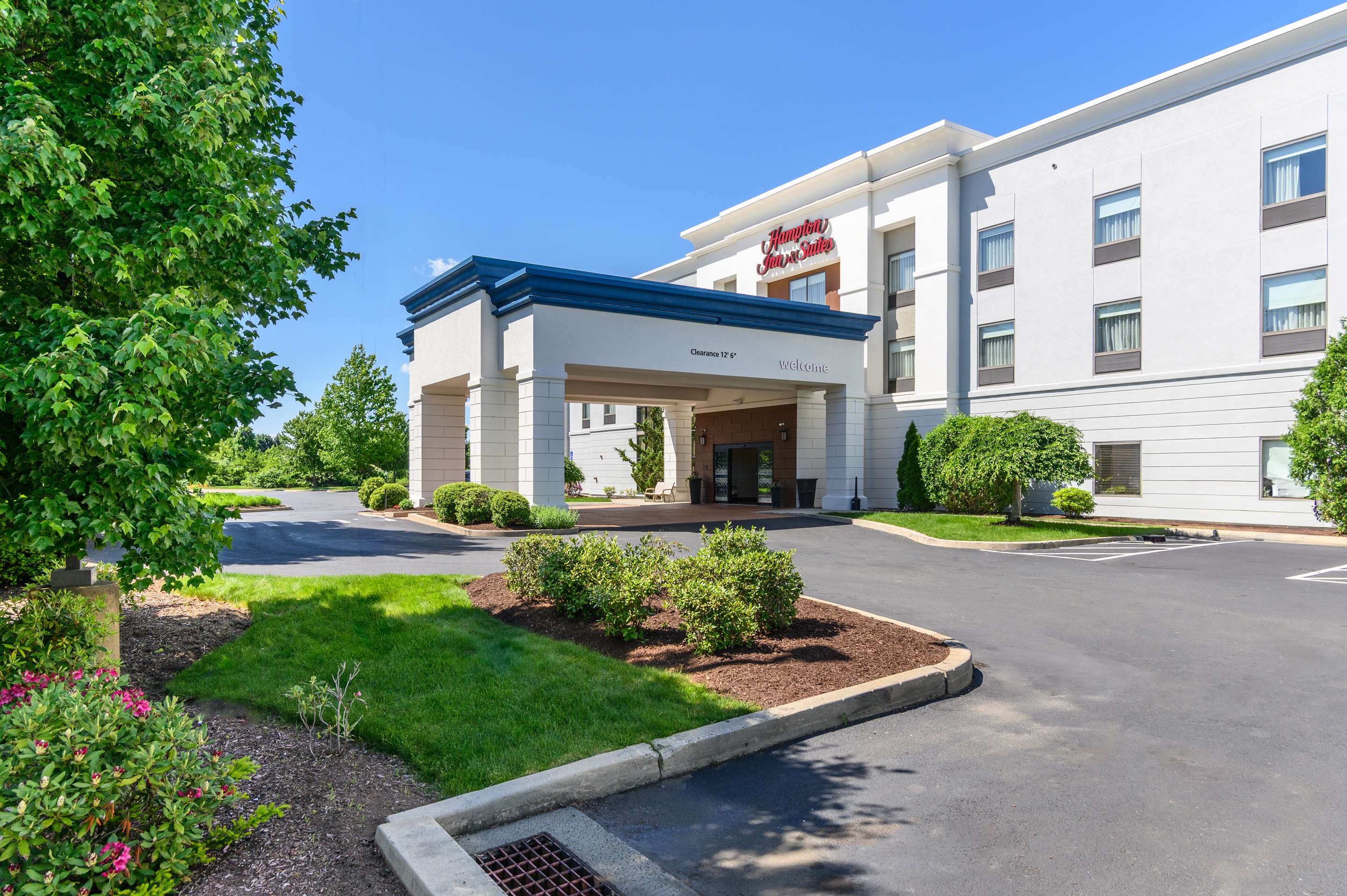 Exterior | Hampton Inn & Suites Hartford-Manchester
