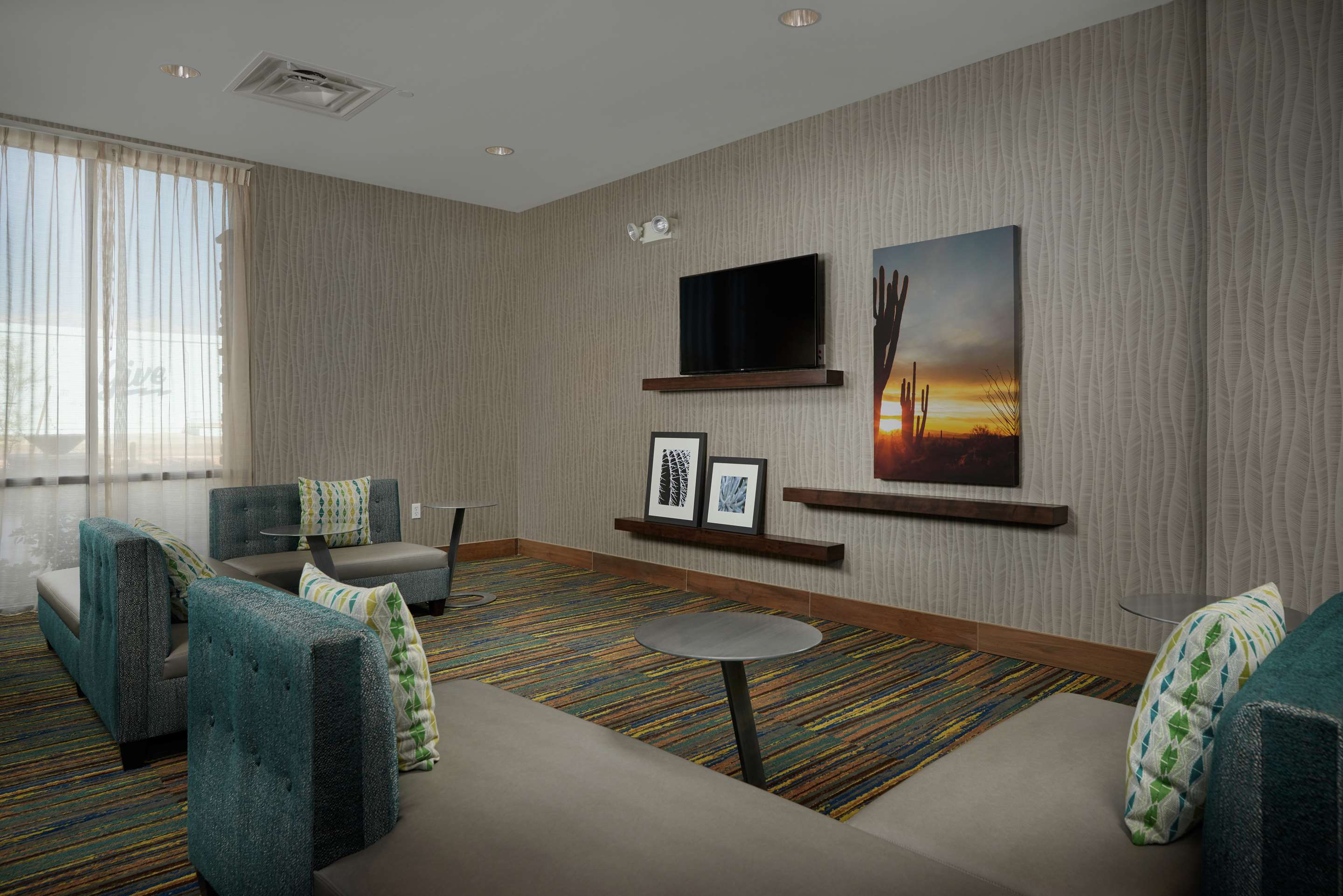 Lobby | Hampton Inn Lake Havasu City