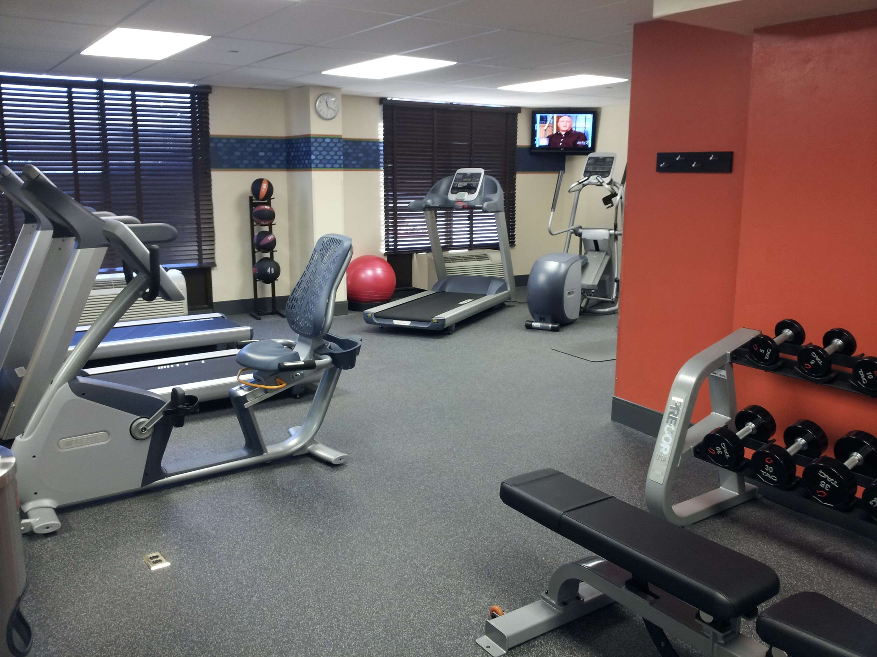 Health club fitness center gym | Hampton Inn Lake Havasu City