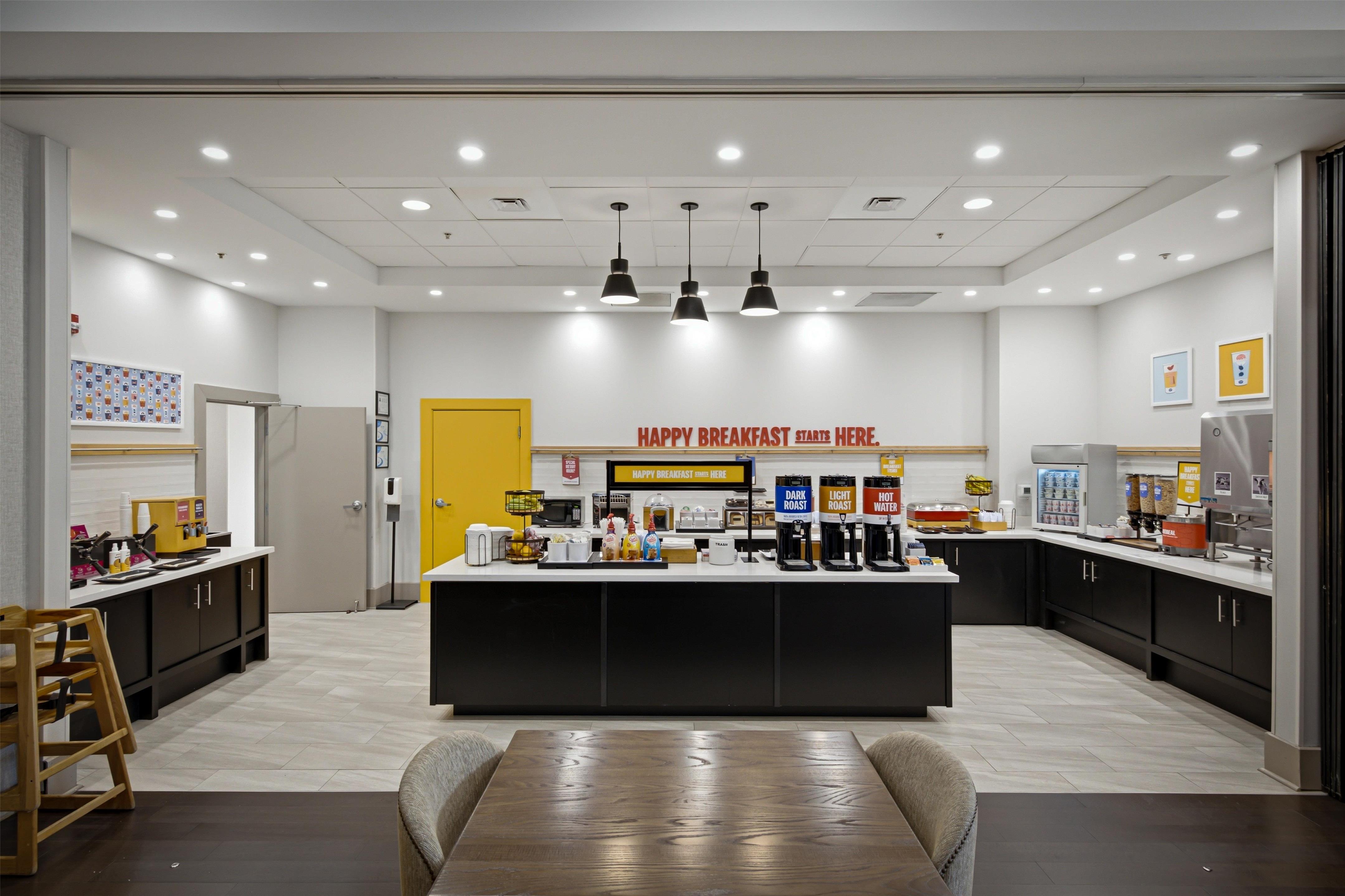 Breakfast Area | Hampton Inn Hickory