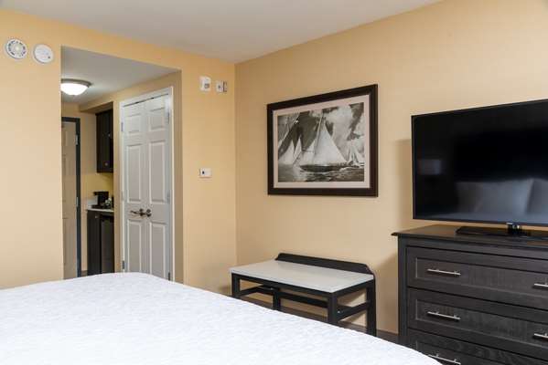  - Hampton Inn Holland