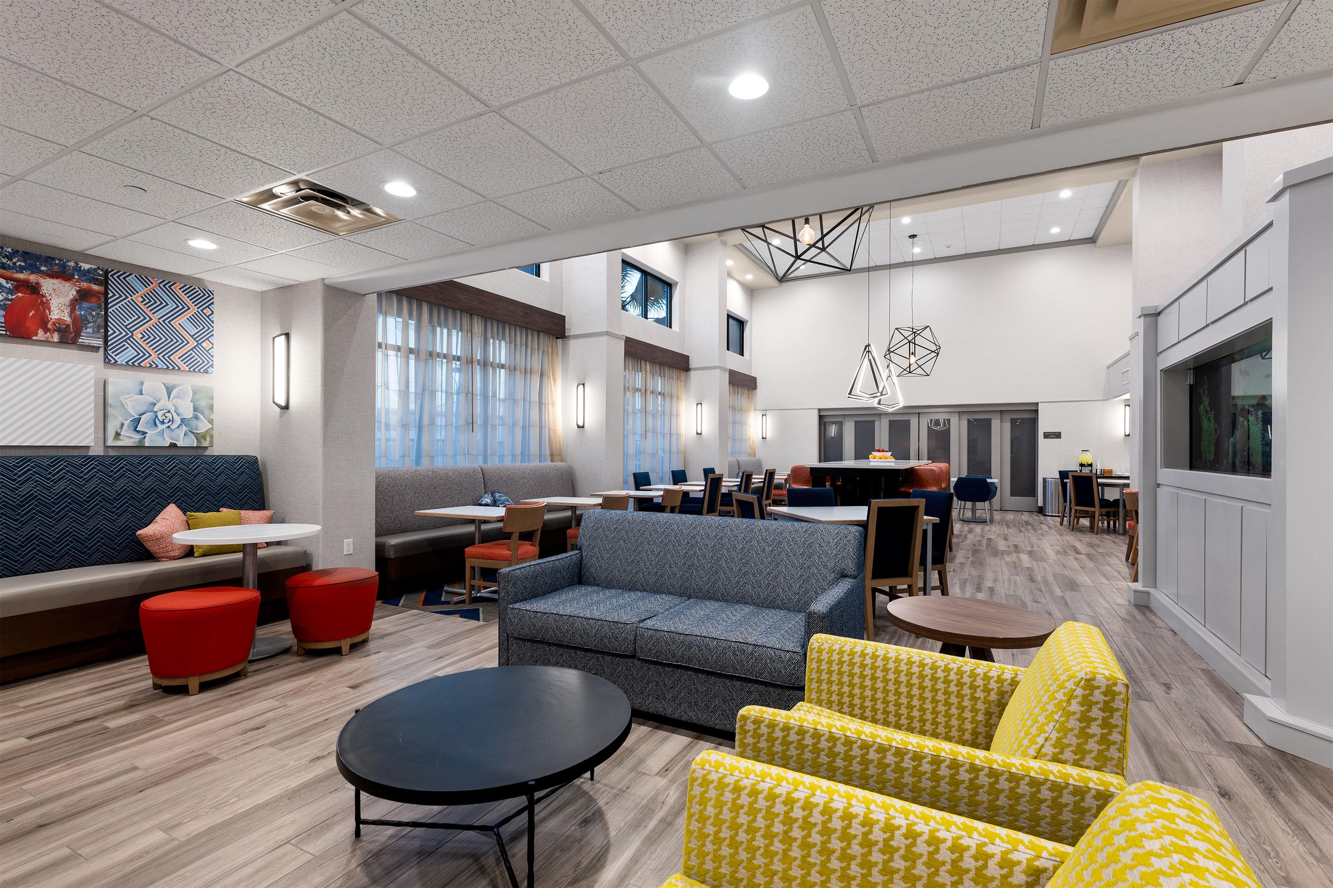 Lobby | Hampton Inn & Suites Harlingen