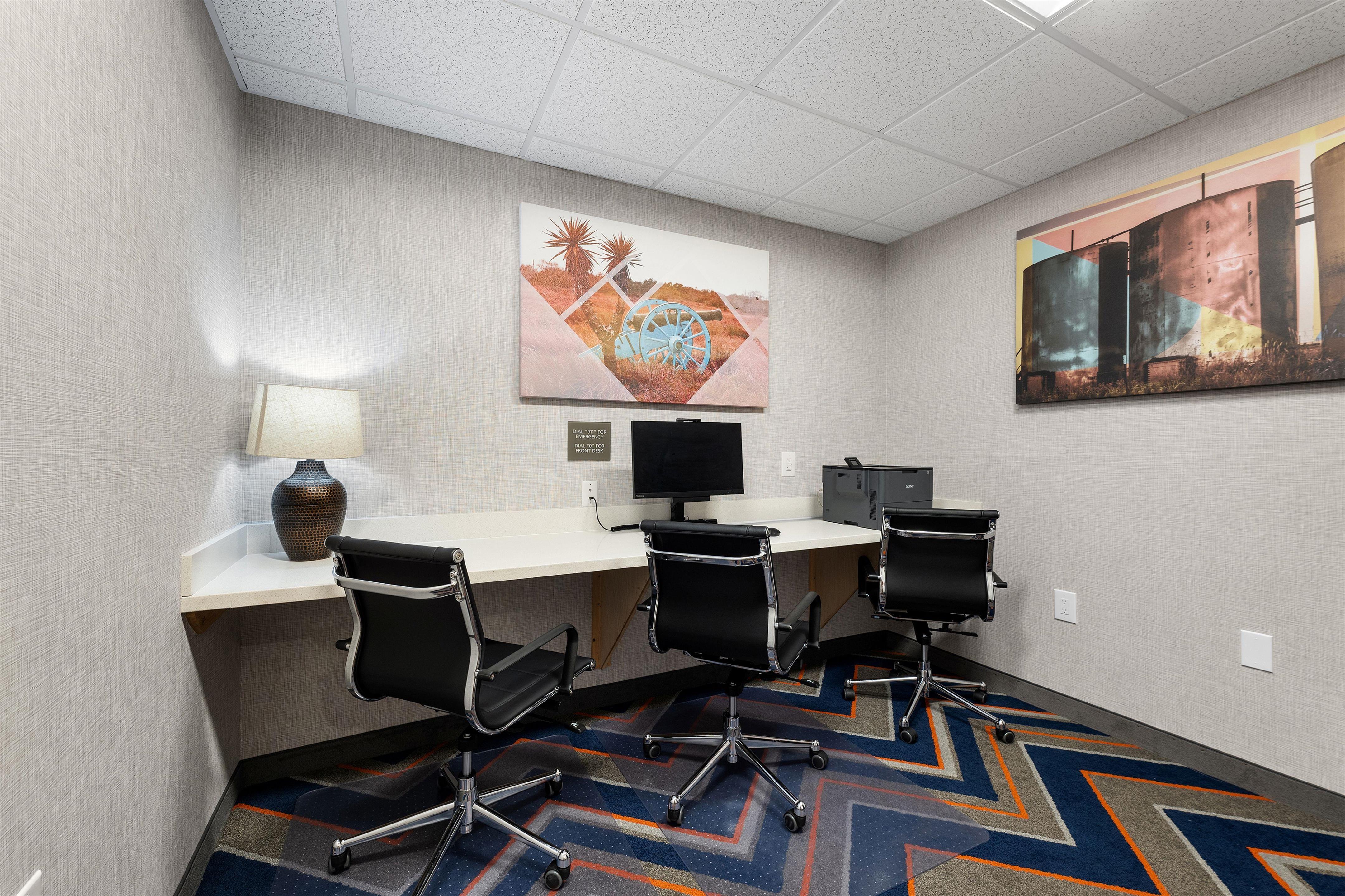 Business Center | Hampton Inn & Suites Harlingen