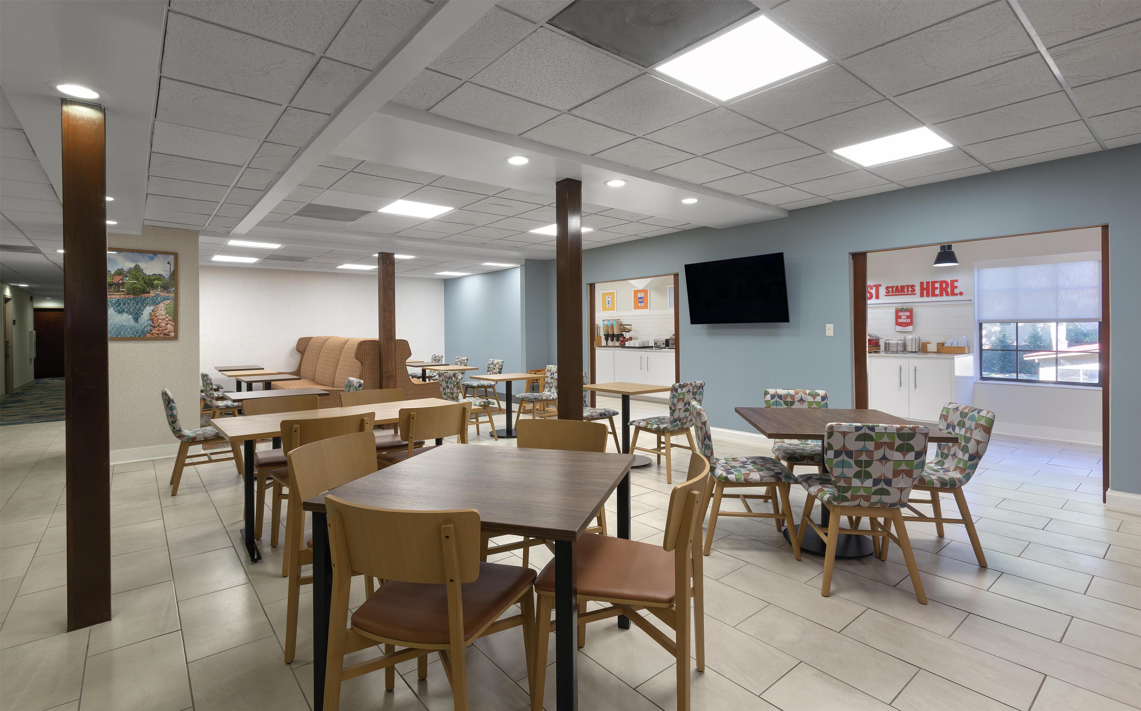 Restaurant | Hampton Inn Helen