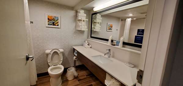  - Hampton Inn Hillsville - I-77, Exit 14