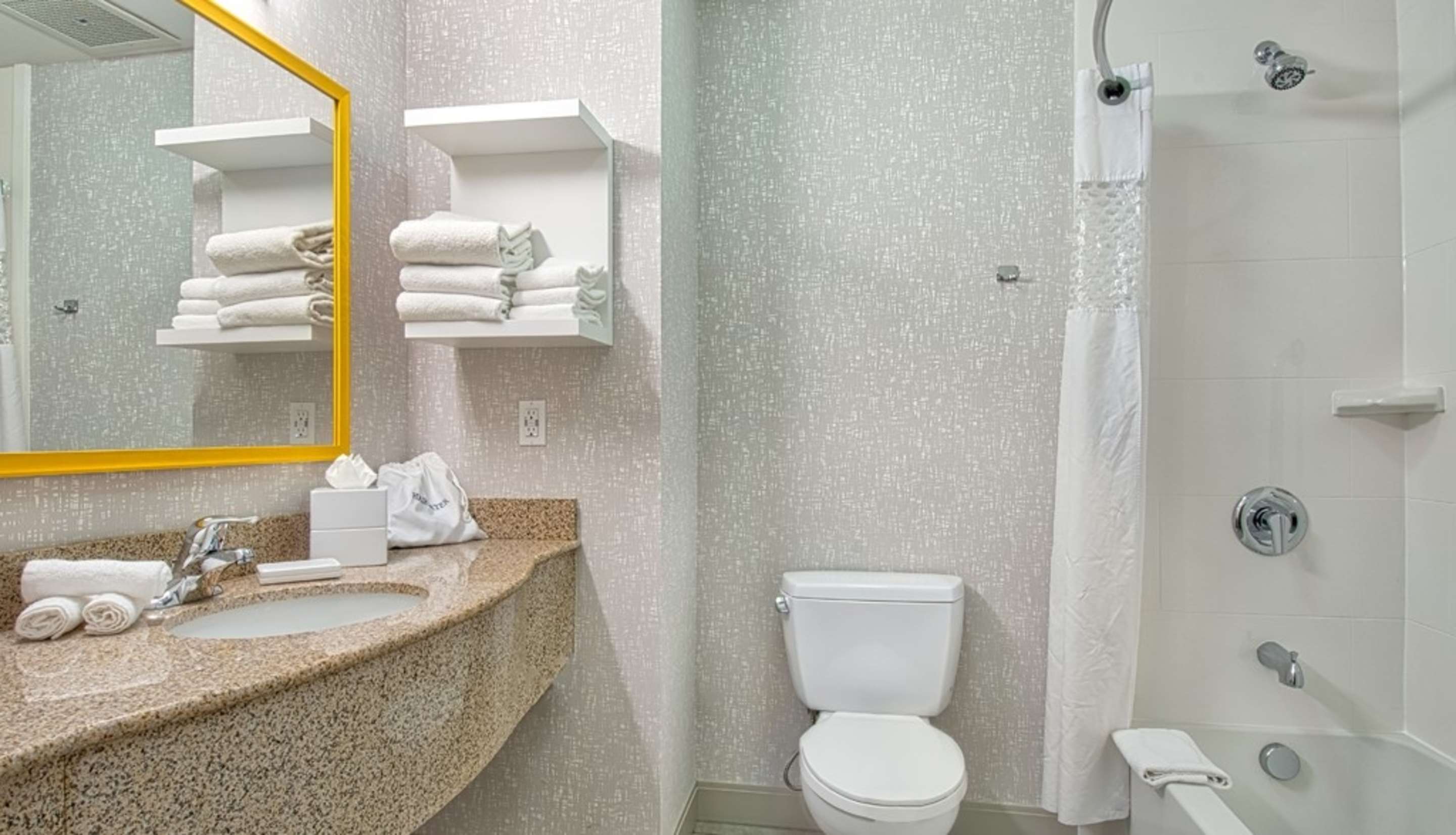 Guest room bath
