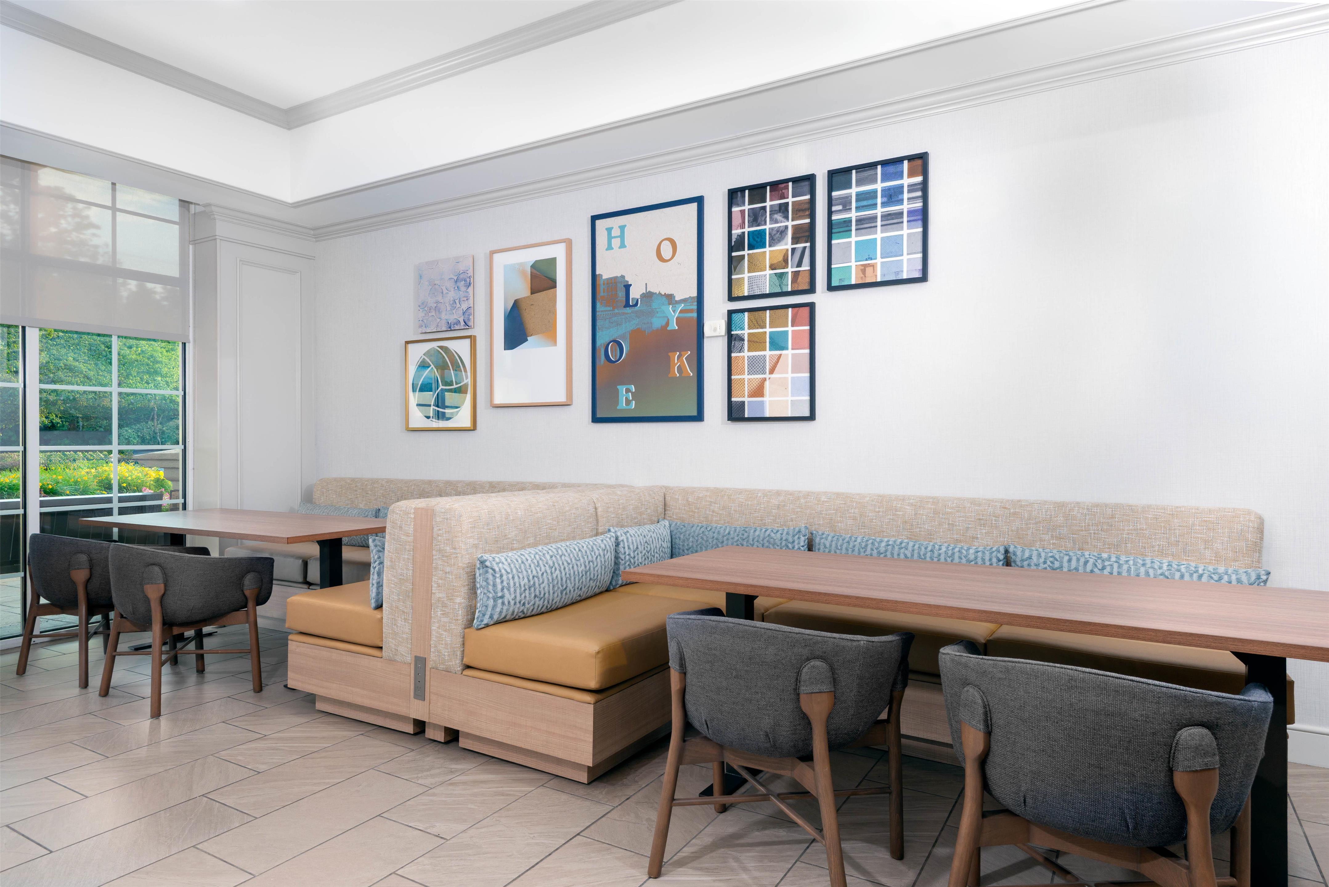 Lobby | Homewood Suites by Hilton Holyoke-Springfield/North