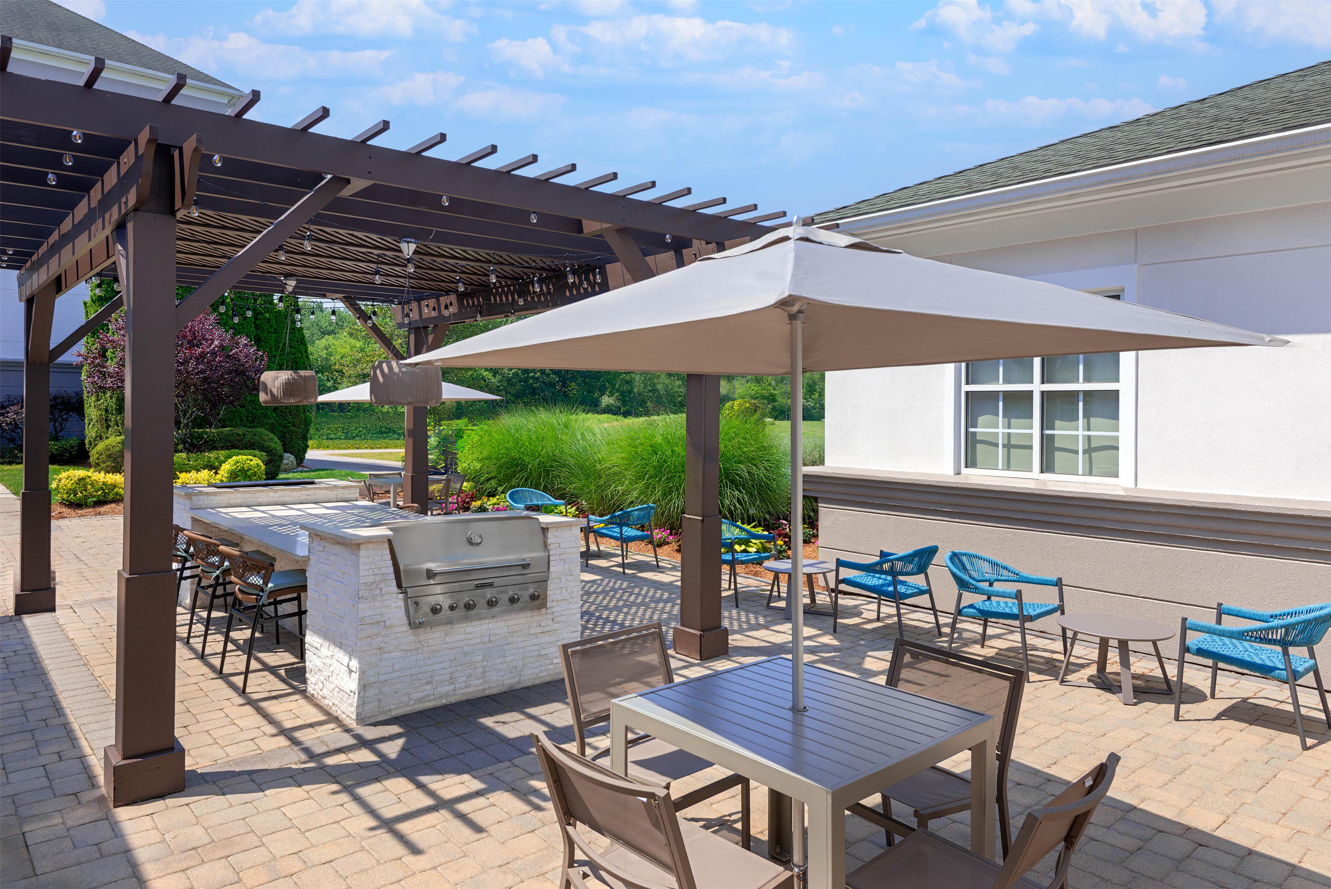 Exterior | Homewood Suites by Hilton Holyoke-Springfield/North