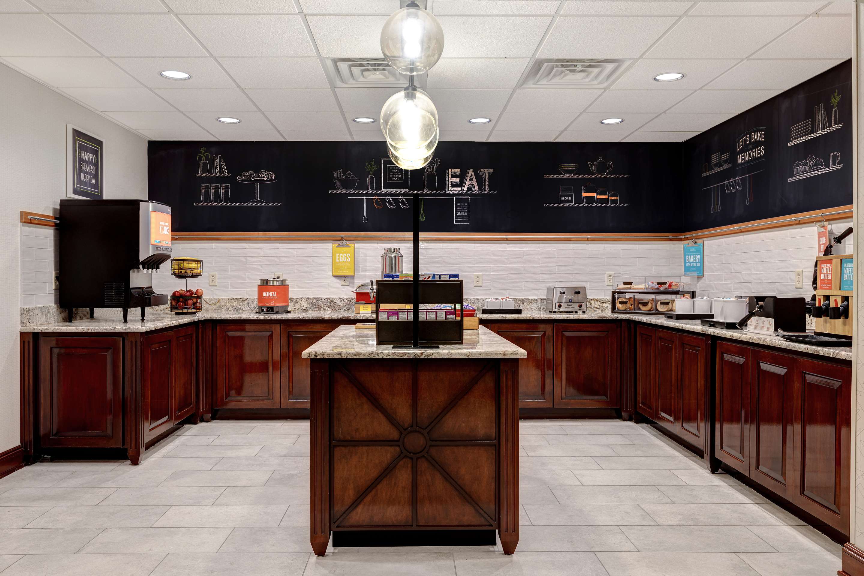 Breakfast Area | Hampton Inn Hot Springs