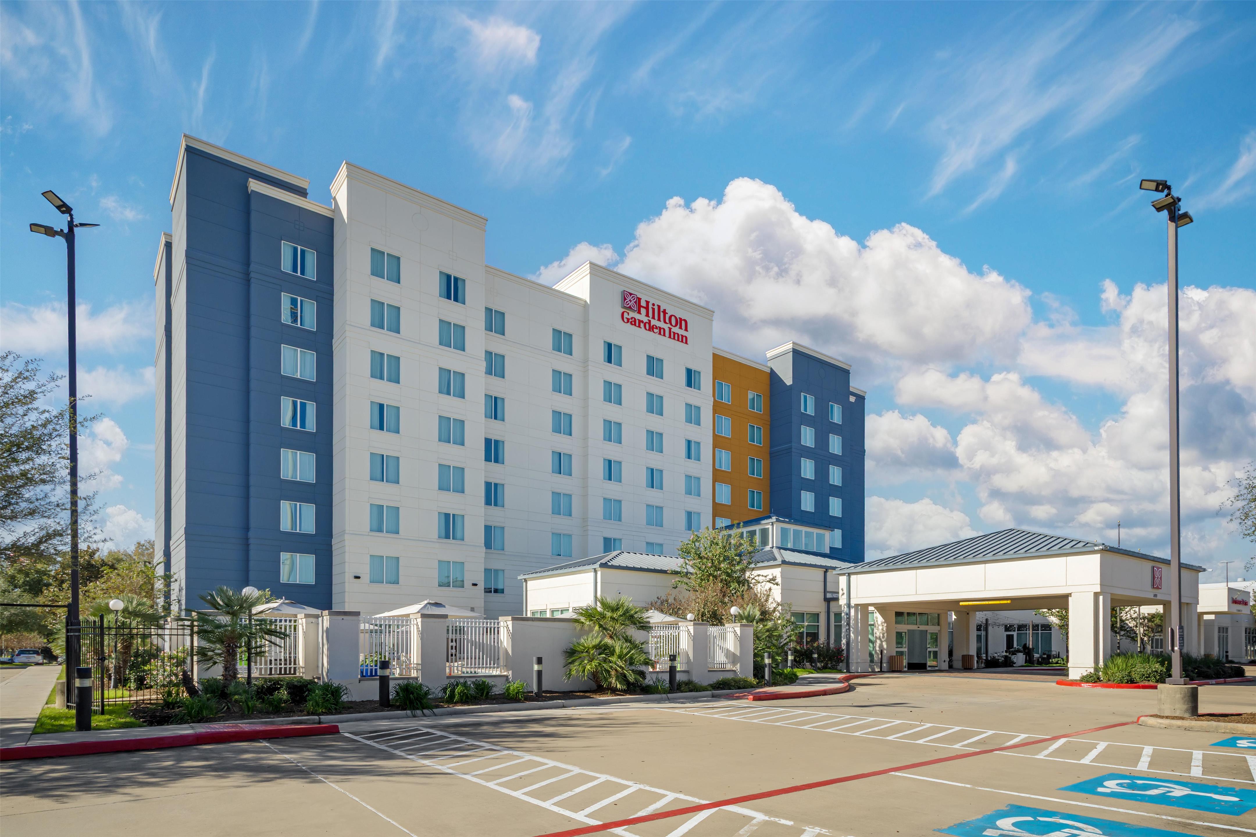 Exterior | Hilton Garden Inn Houston NW America Plaza
