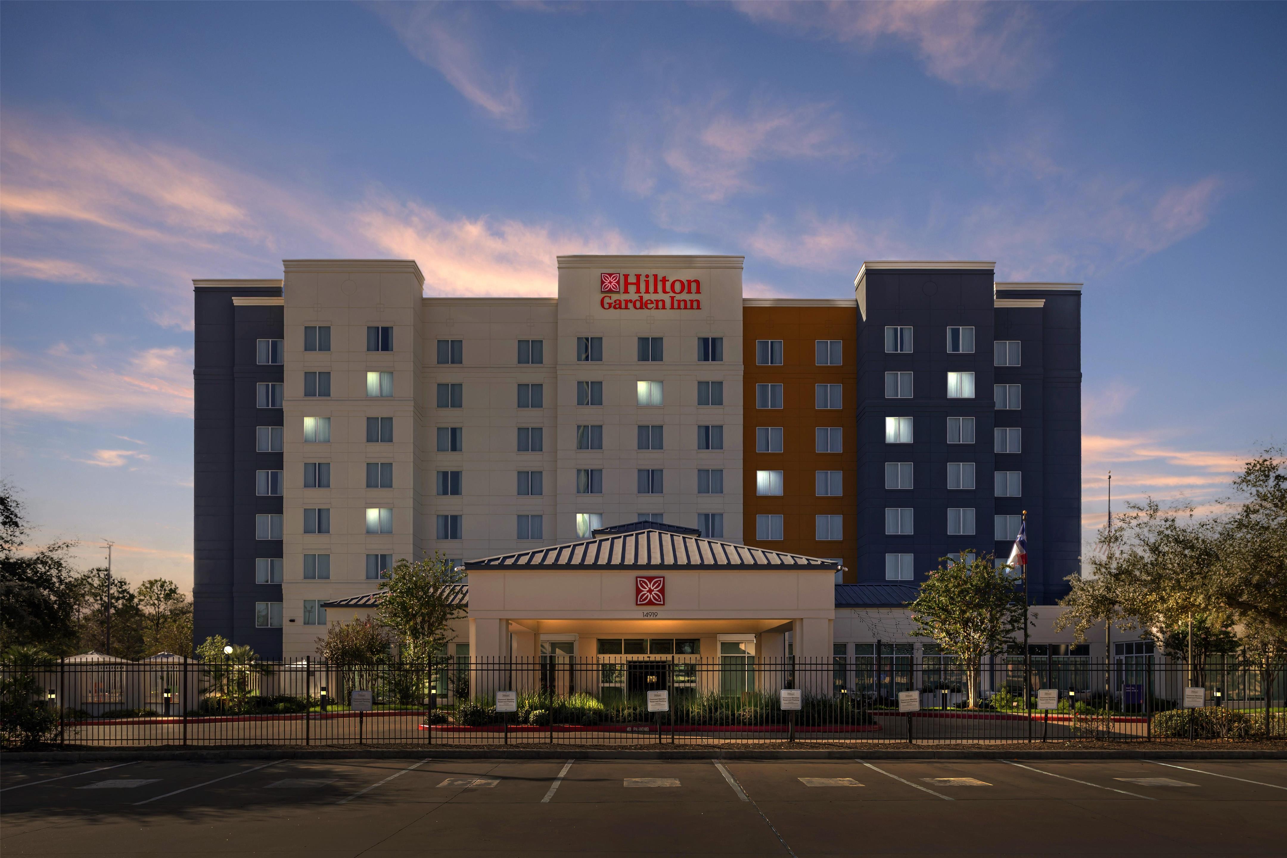 Exterior | Hilton Garden Inn Houston NW America Plaza