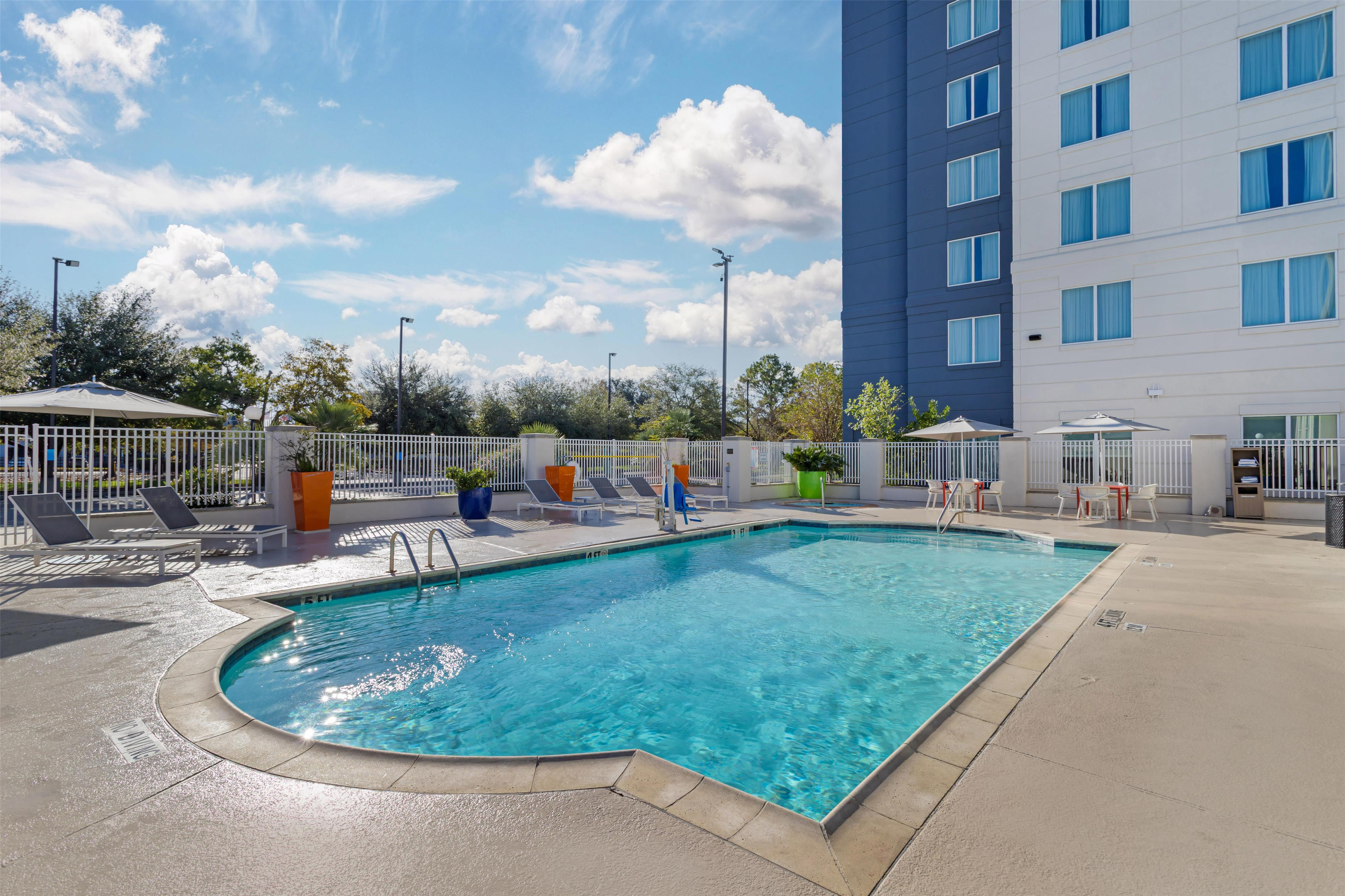 Pool | Hilton Garden Inn Houston NW America Plaza