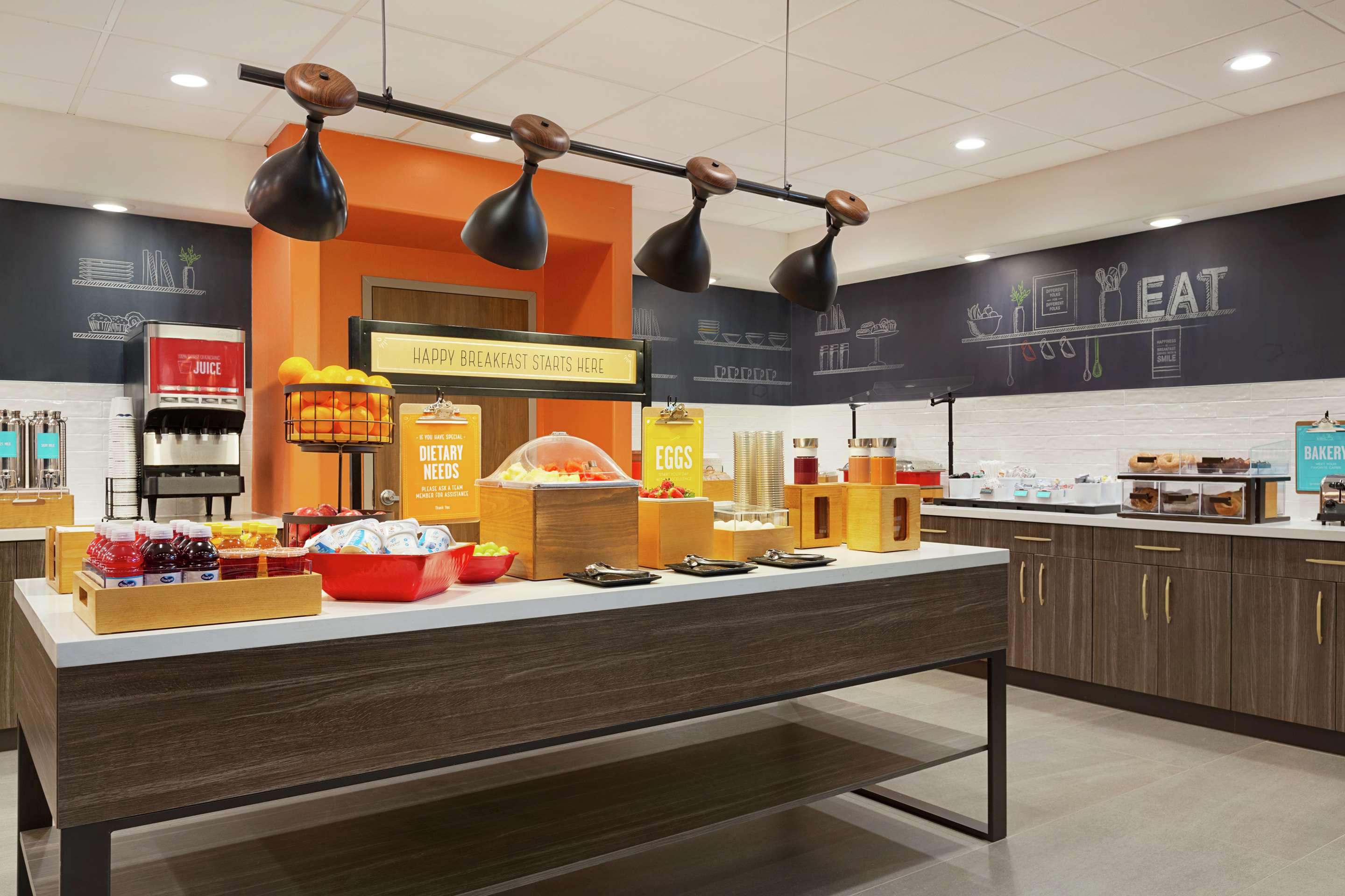 Breakfast Area | Hampton Inn & Suites Houston-Cypress Station