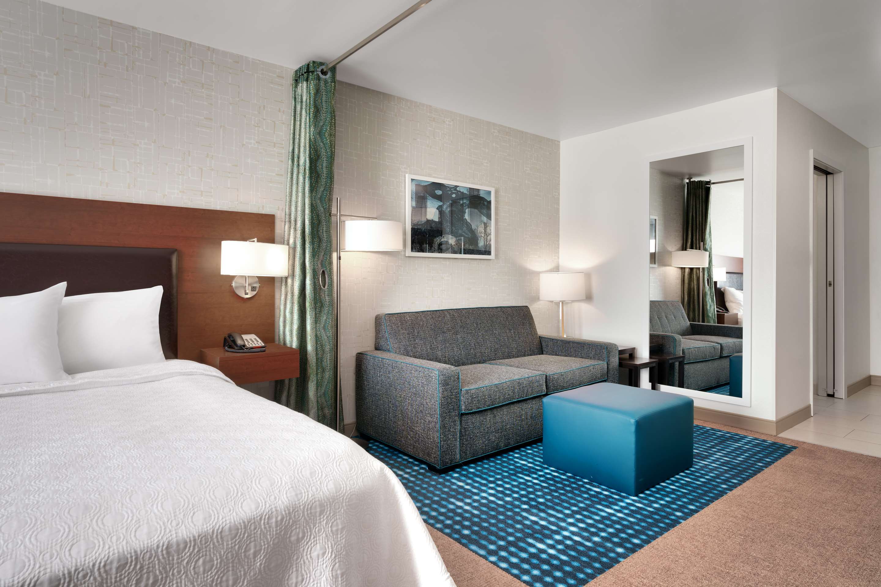 Guest room