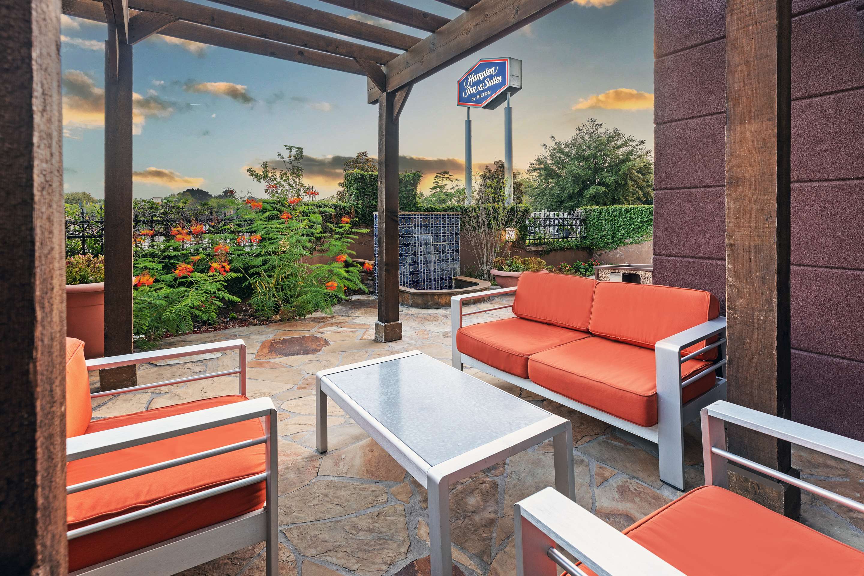 Exterior | Hampton Inn & Suites Houston Heights I-10