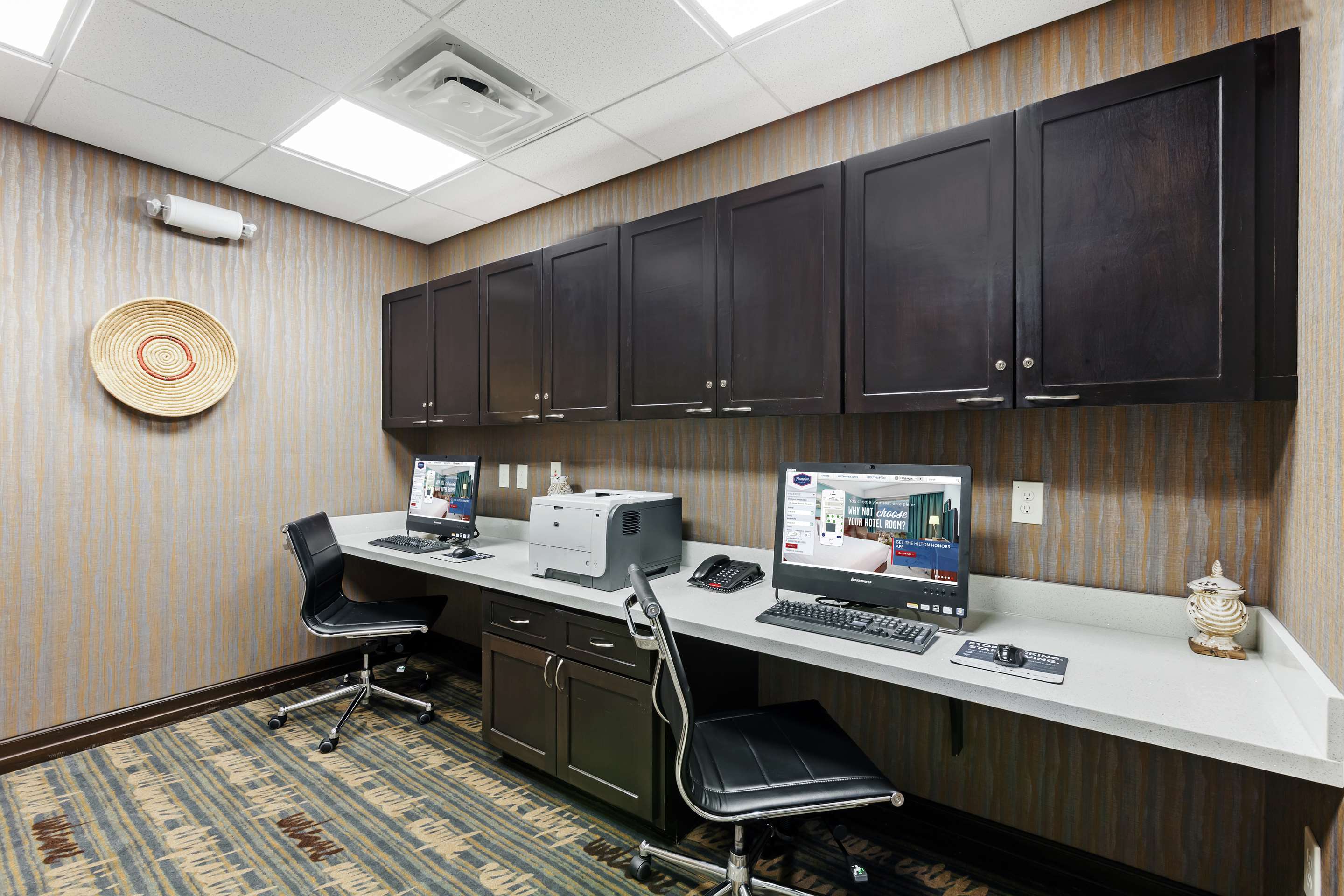 Business Center | Hampton Inn & Suites Houston Heights I-10