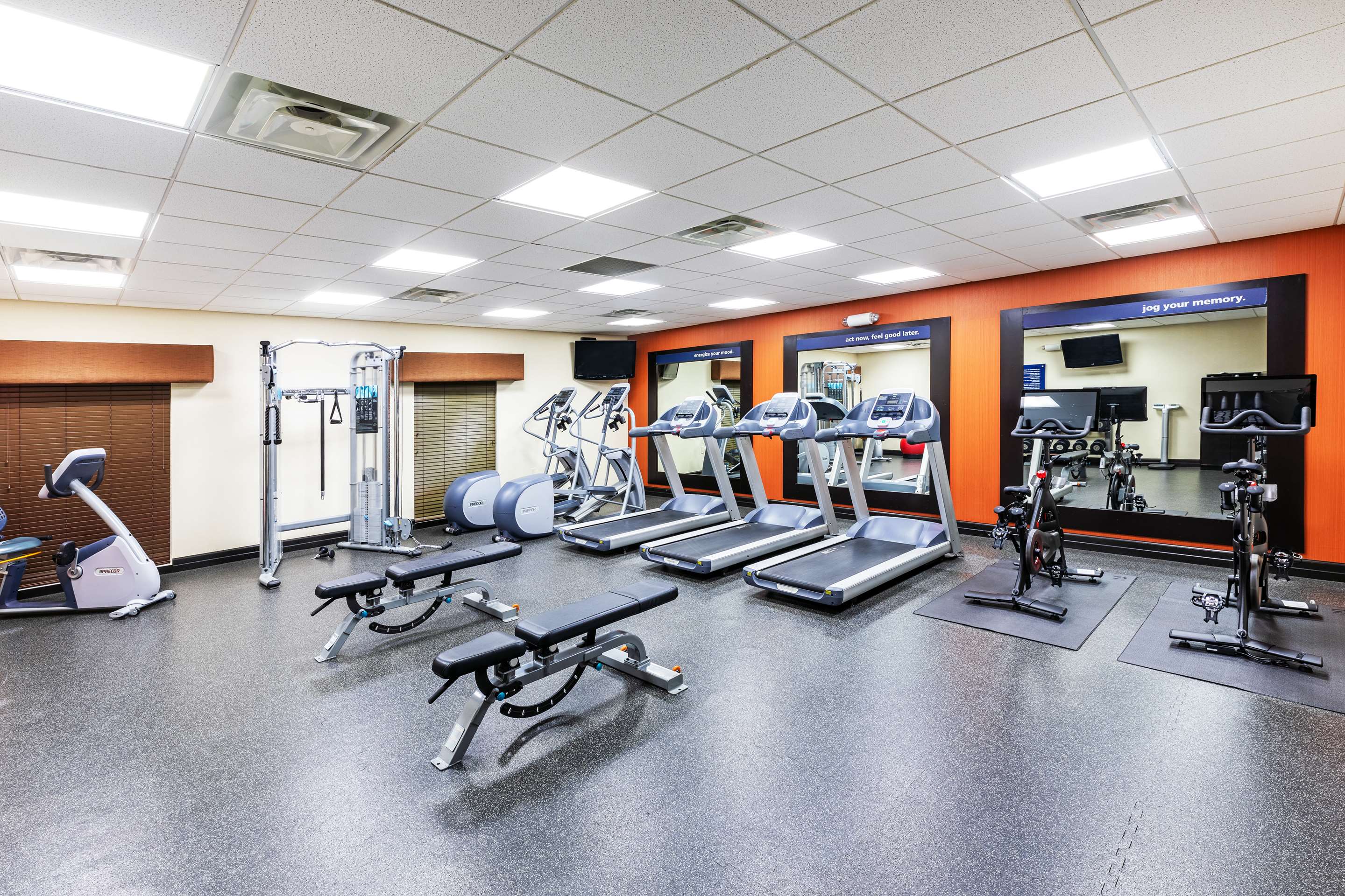 Health club fitness center gym | Hampton Inn & Suites Houston Heights I-10