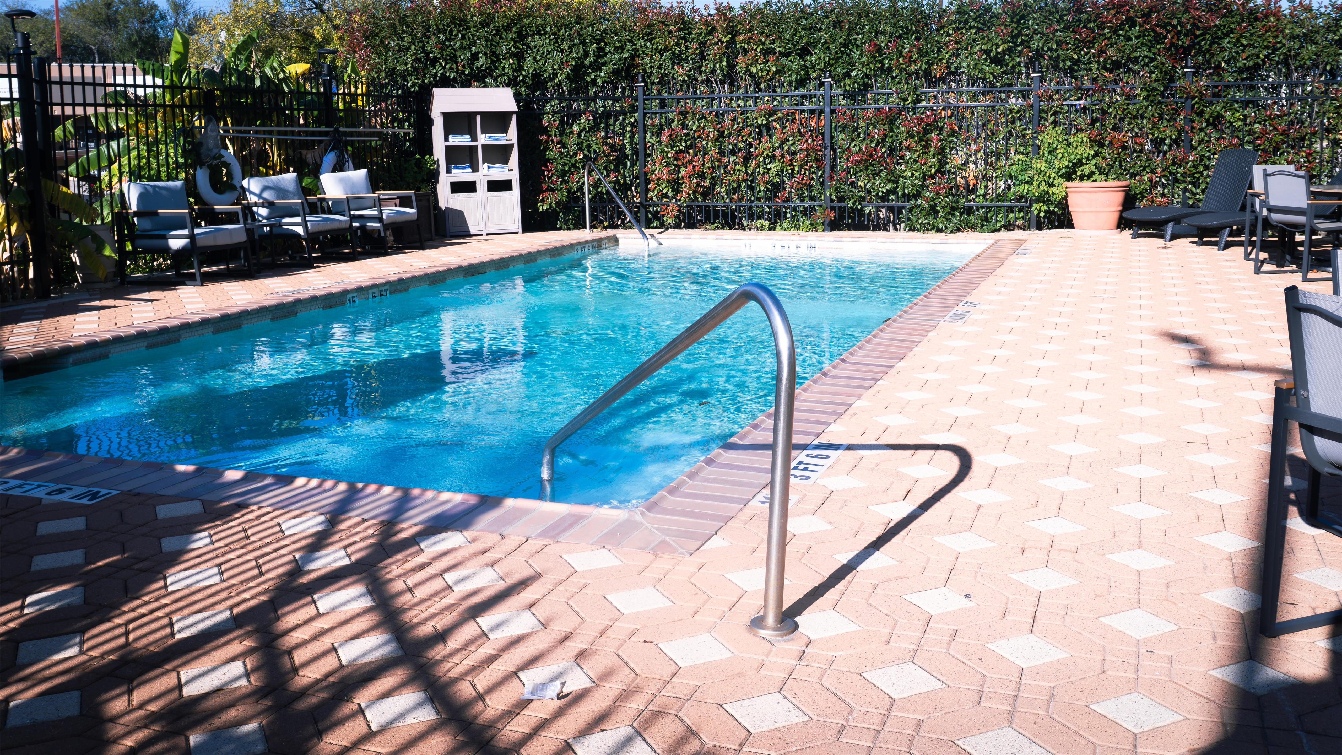 Pool | Hampton Inn & Suites Houston Katy