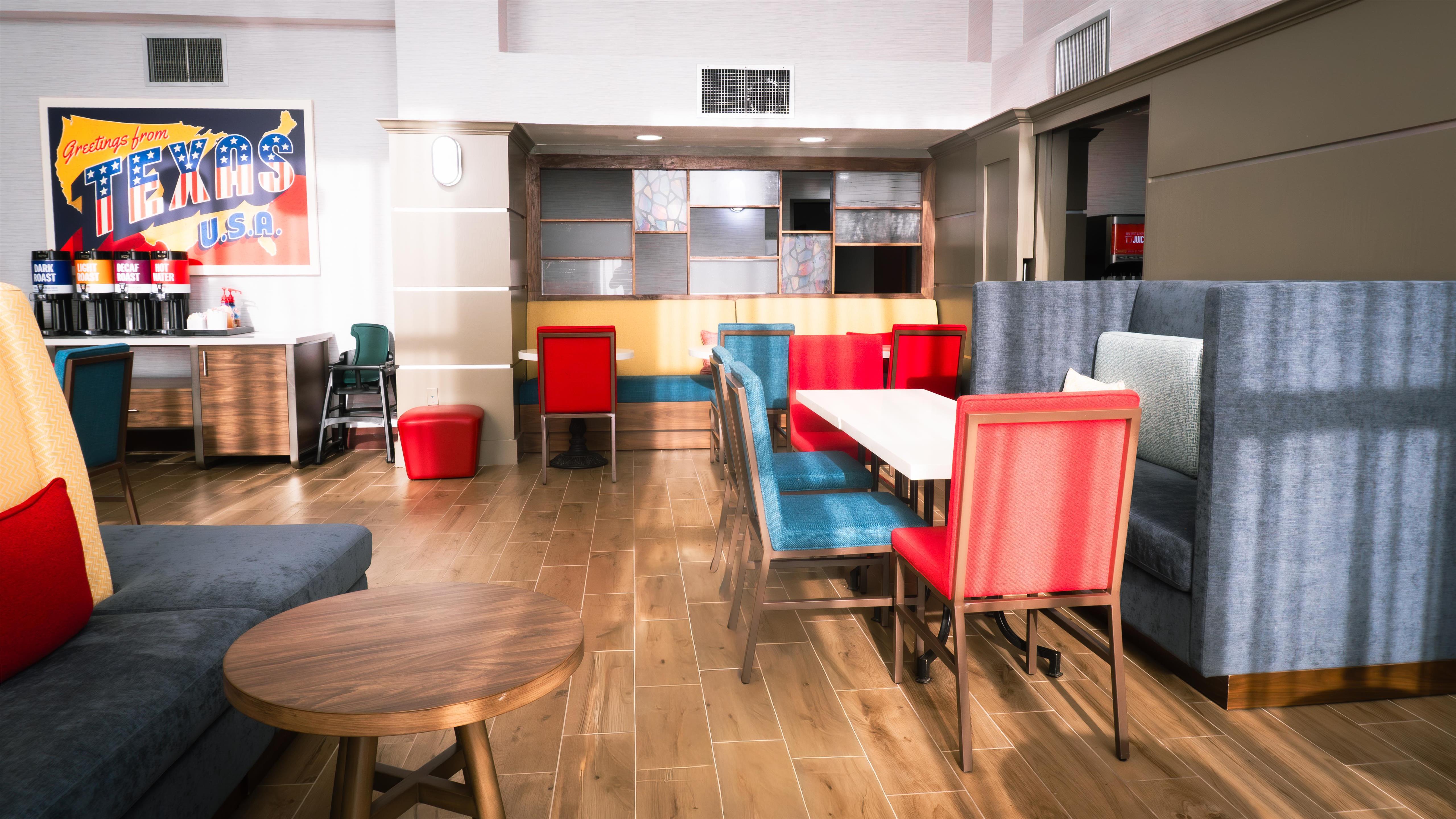 Breakfast Area | Hampton Inn & Suites Houston Katy