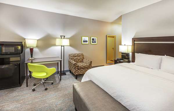  - Hampton Inn & Suites League City