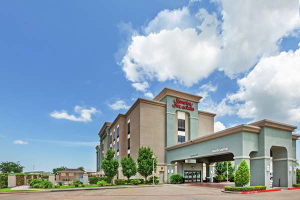 Exterior view - Hampton Inn & Suites League City