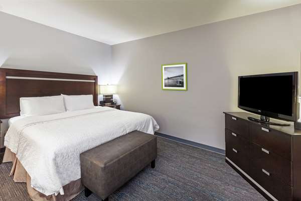  - Hampton Inn & Suites League City