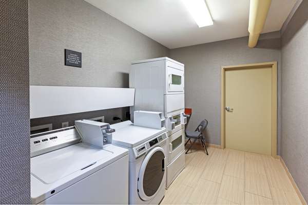  - Hampton Inn & Suites League City