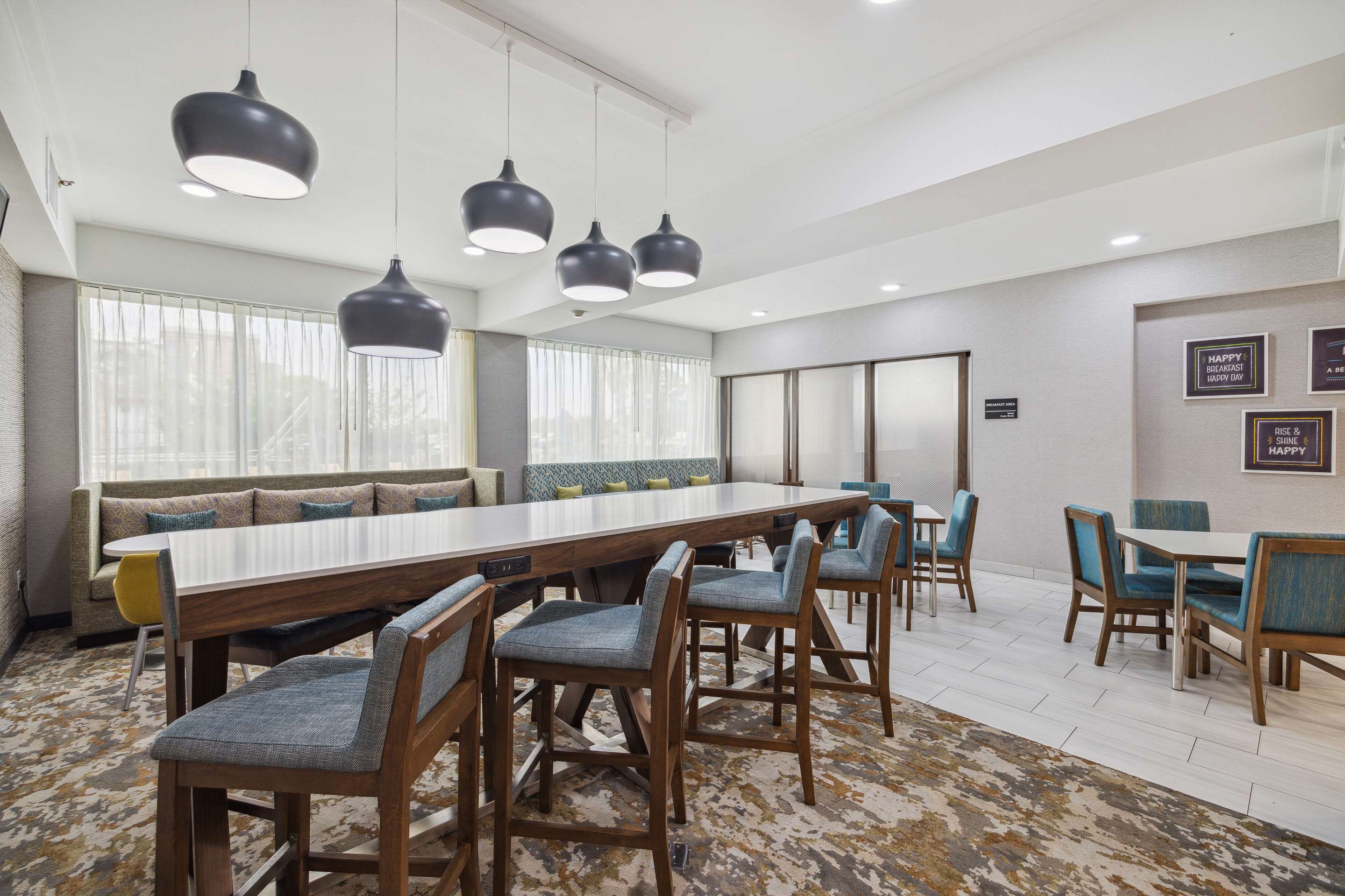 Breakfast Area | Hampton Inn Houston-Brookhollow