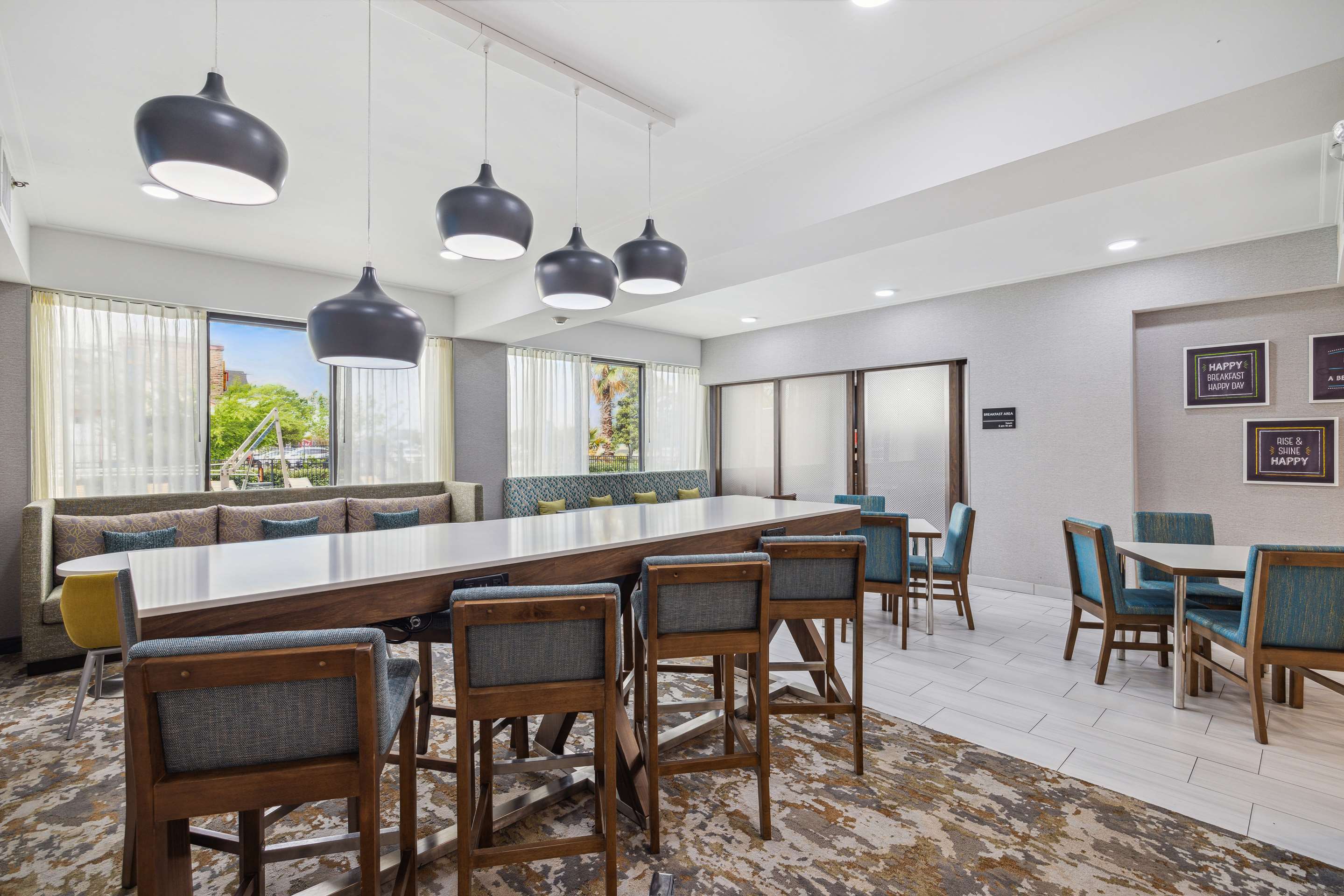 Breakfast Area | Hampton Inn Houston-Brookhollow