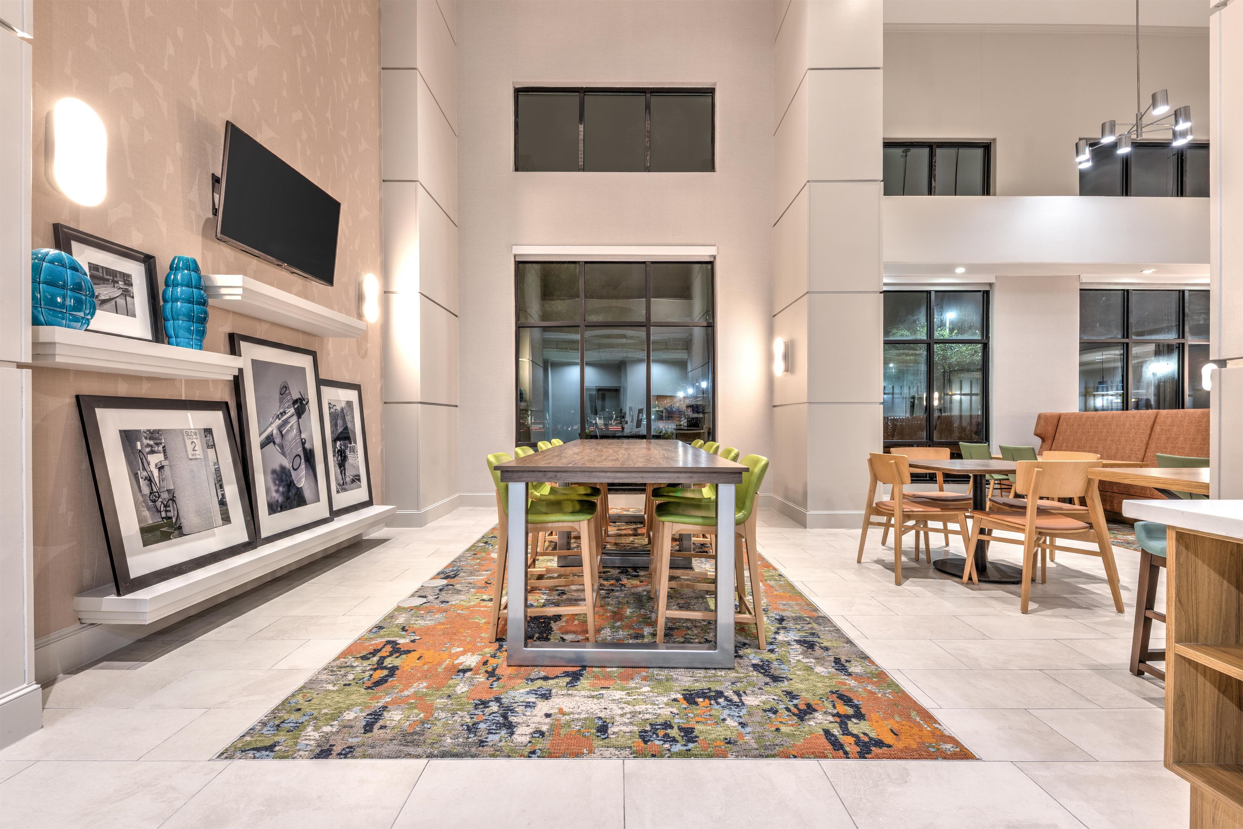Lobby | Hampton Inn & Suites Houston/Pasadena