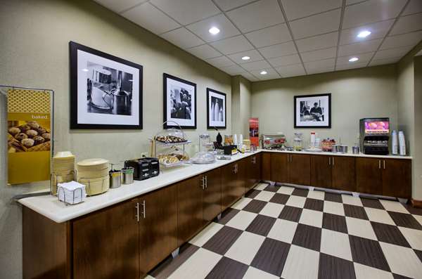 Restaurant - Hampton Inn & Suites Rosenberg