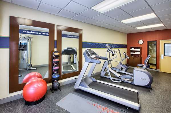 Fitness/ Exercise Room - Hampton Inn & Suites Rosenberg
