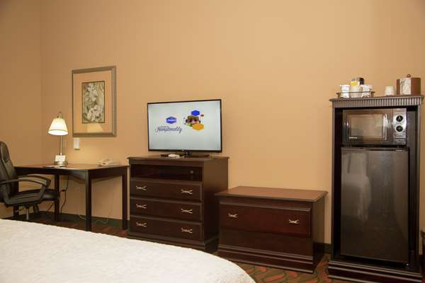  - Hampton Inn & Suites Rosenberg