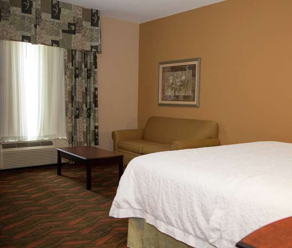  - Hampton Inn & Suites Rosenberg