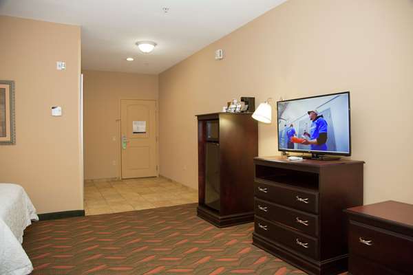  - Hampton Inn & Suites Rosenberg
