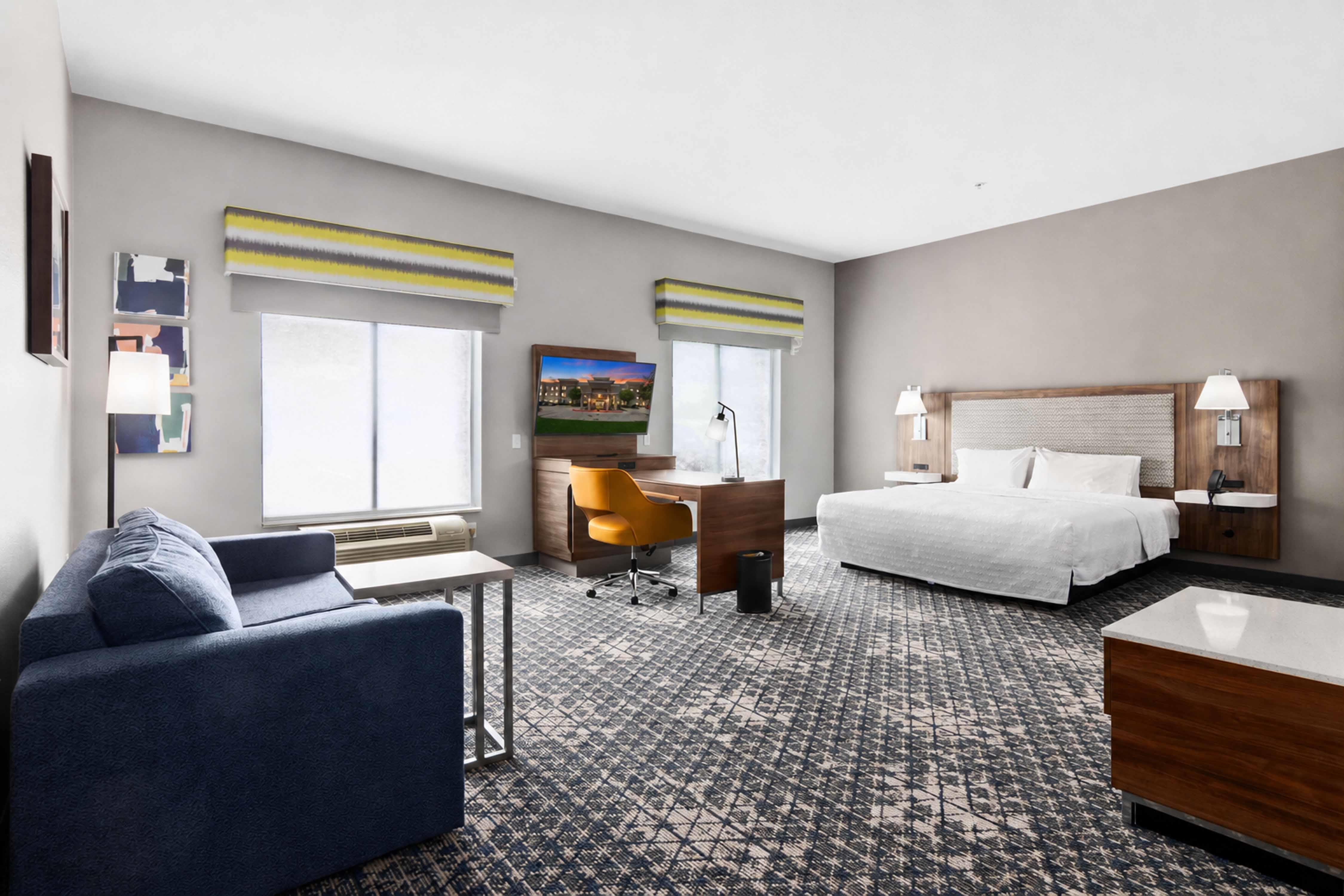 Hampton Inn and Suites Houston-Rosenberg Room Type - 1KING STUDY SOFABED NOSMOK