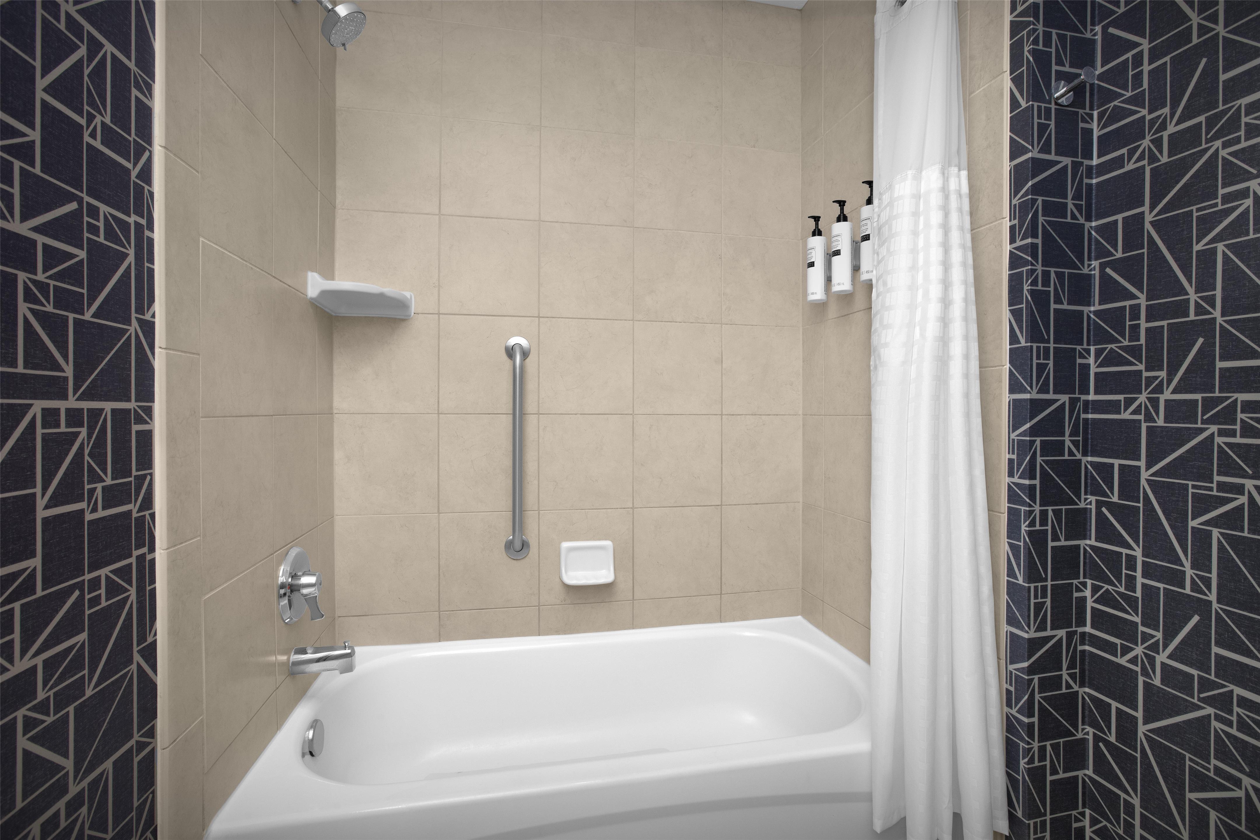 Guest room bath