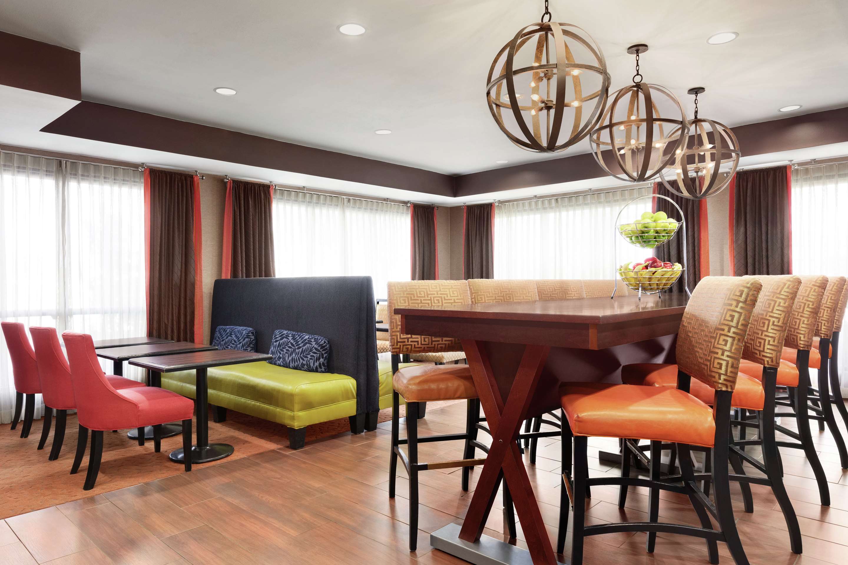 Lobby | Hampton Inn Houston/Stafford