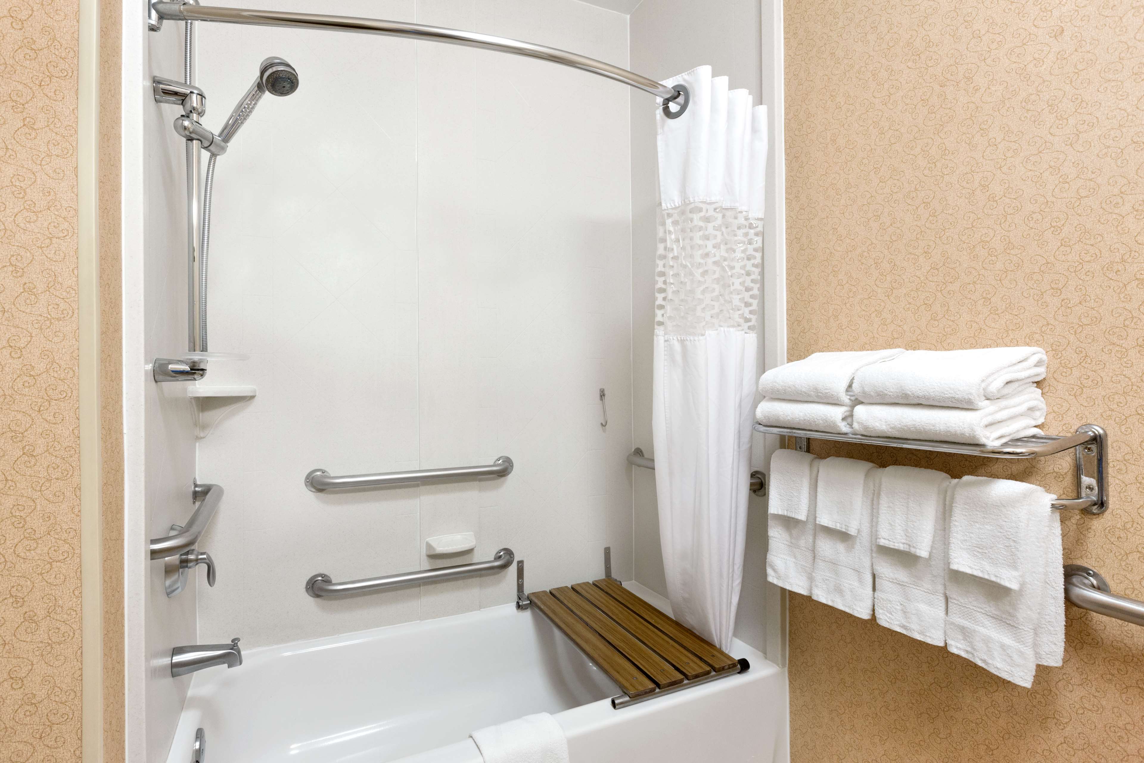 Hampton Inn Houston-Willowbrook Room Type - 1 KING ACC W TUB NON SMOK