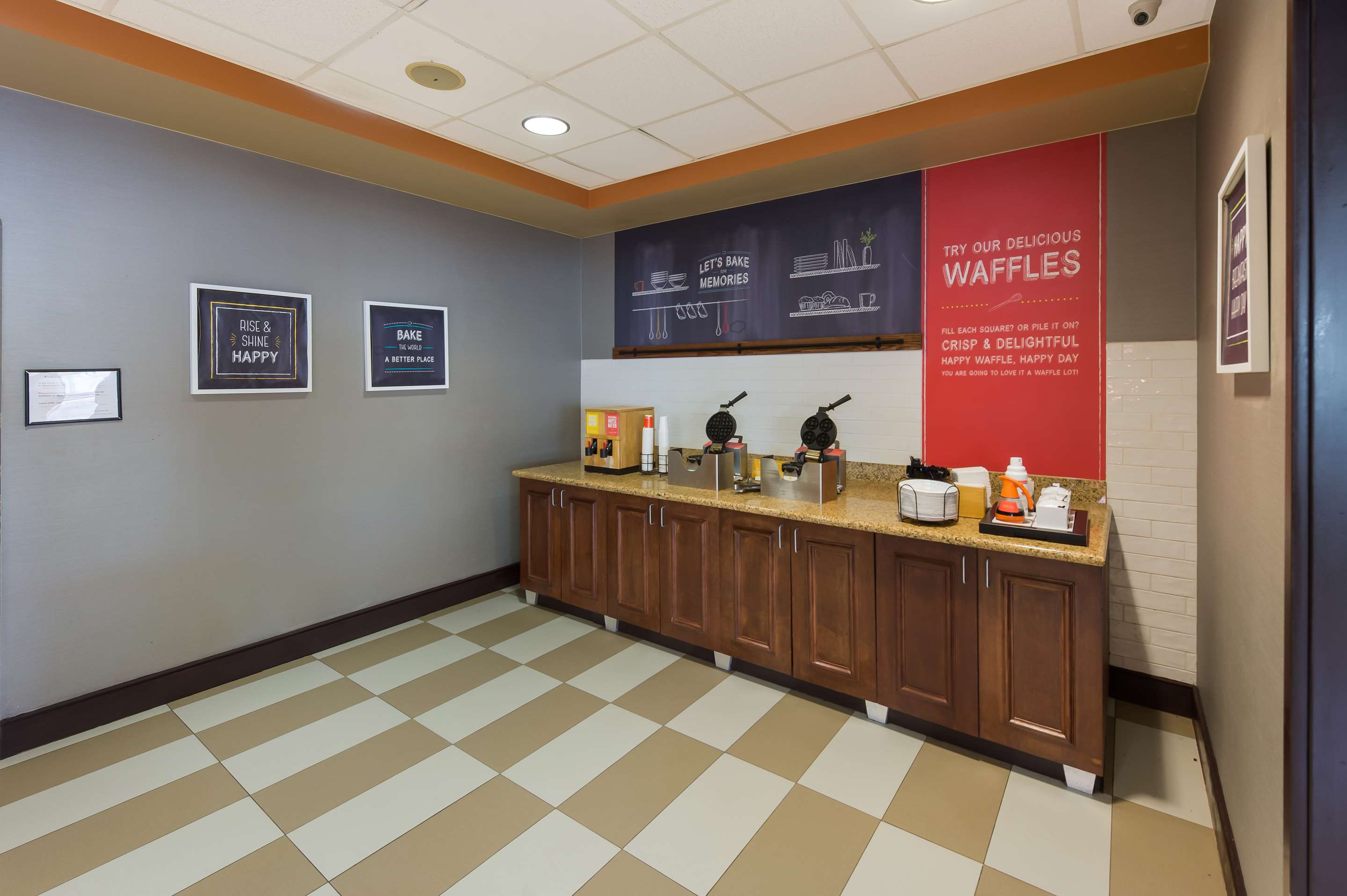 Breakfast Area | Hampton Inn Nanuet