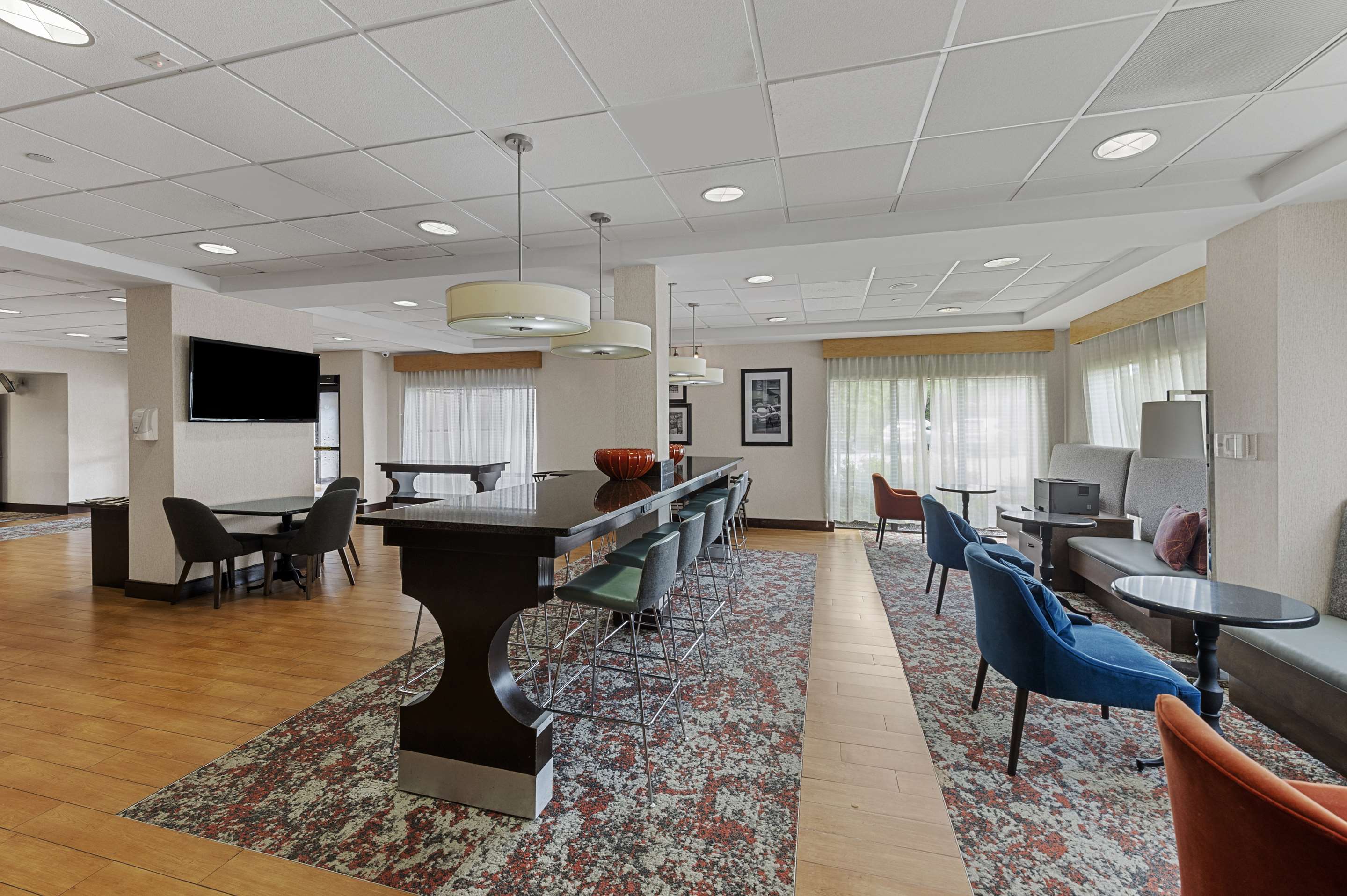 Breakfast Area | Hampton Inn Nanuet