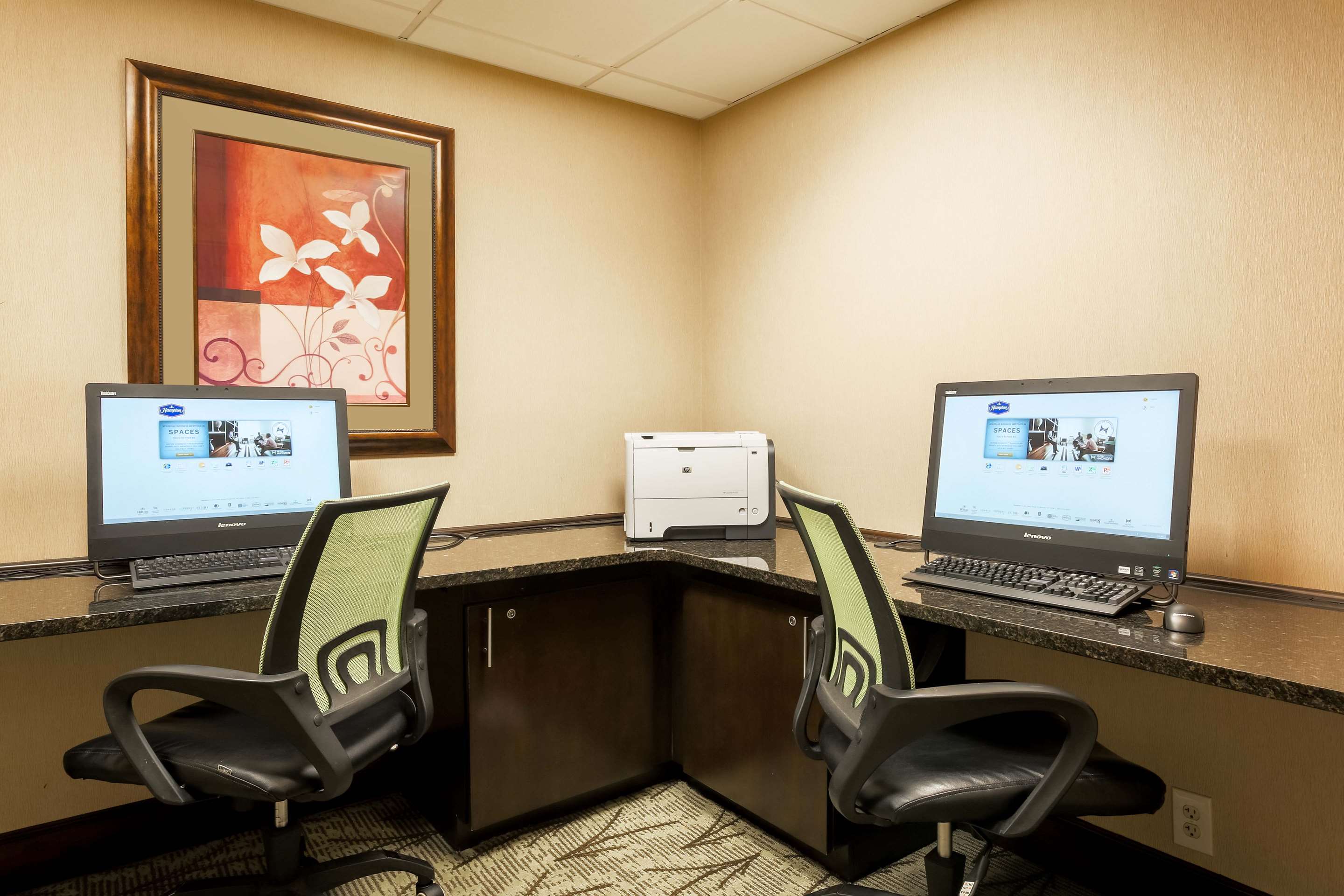 Business Center | Hampton Inn Nanuet