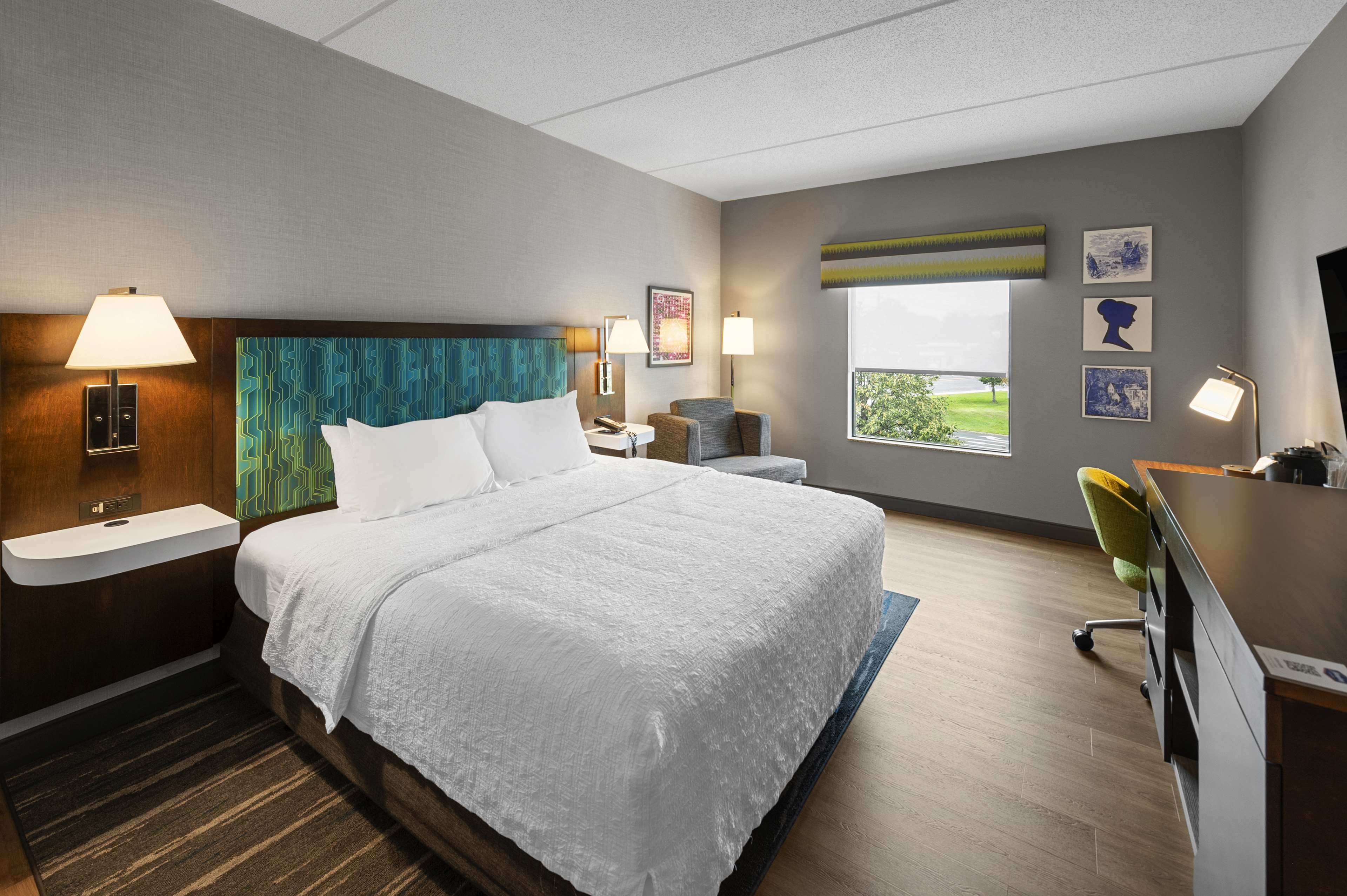 Hampton Inn by Hilton NANUET Room Type - 1 KING ACC W TUB NON SMOK