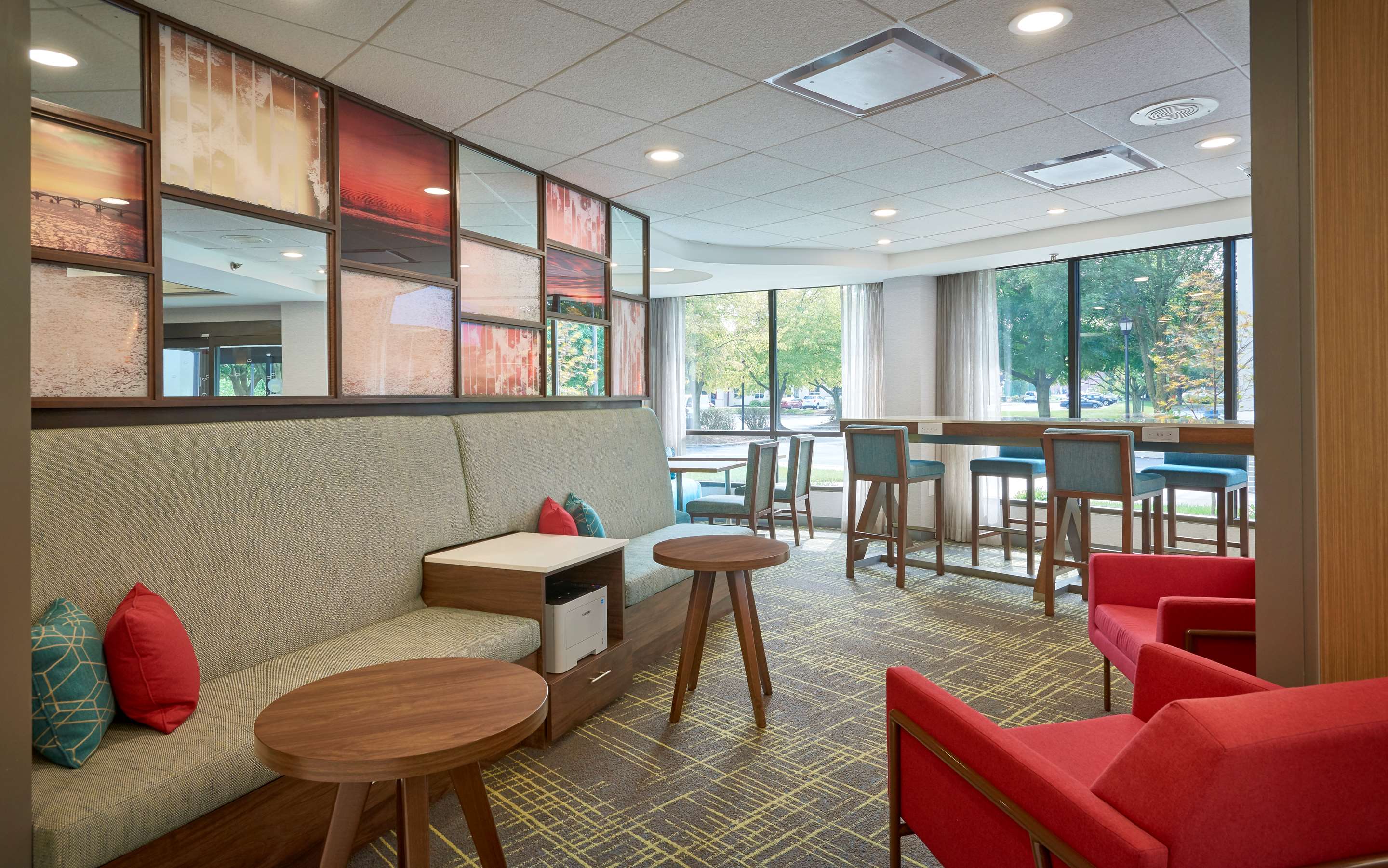 Business Center | Hampton Inn by Hilton Harrisburg West