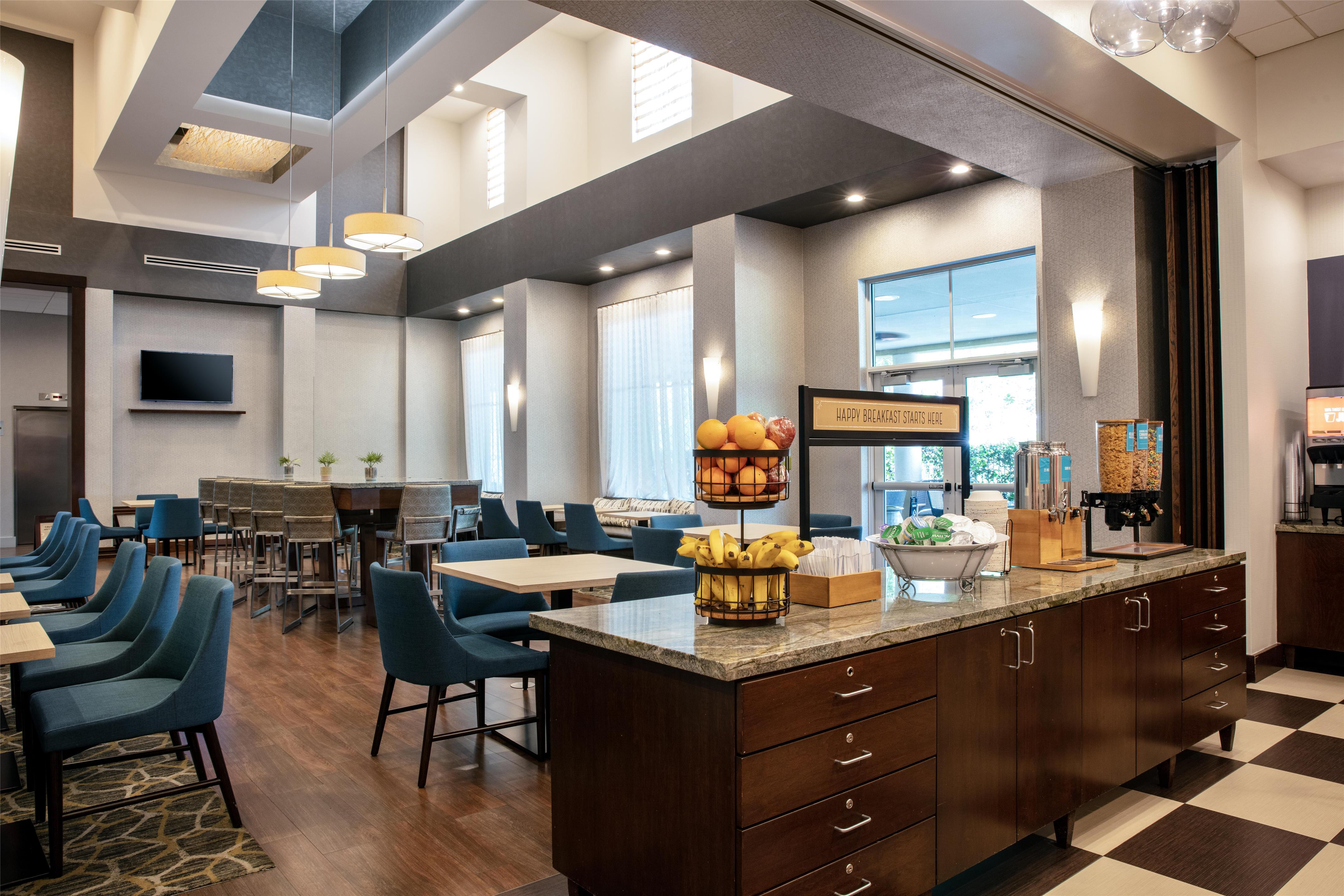 Breakfast Area | Hampton Inn & Suites Homestead Miami South